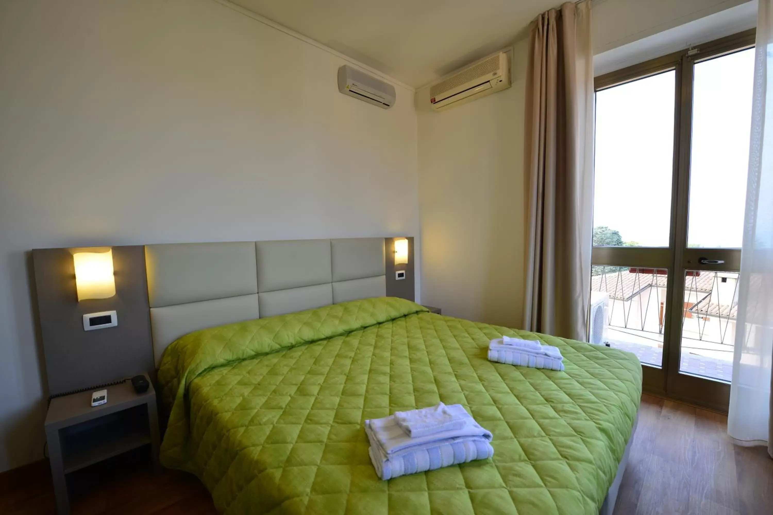 Bed in Hotel Bella Peschiera