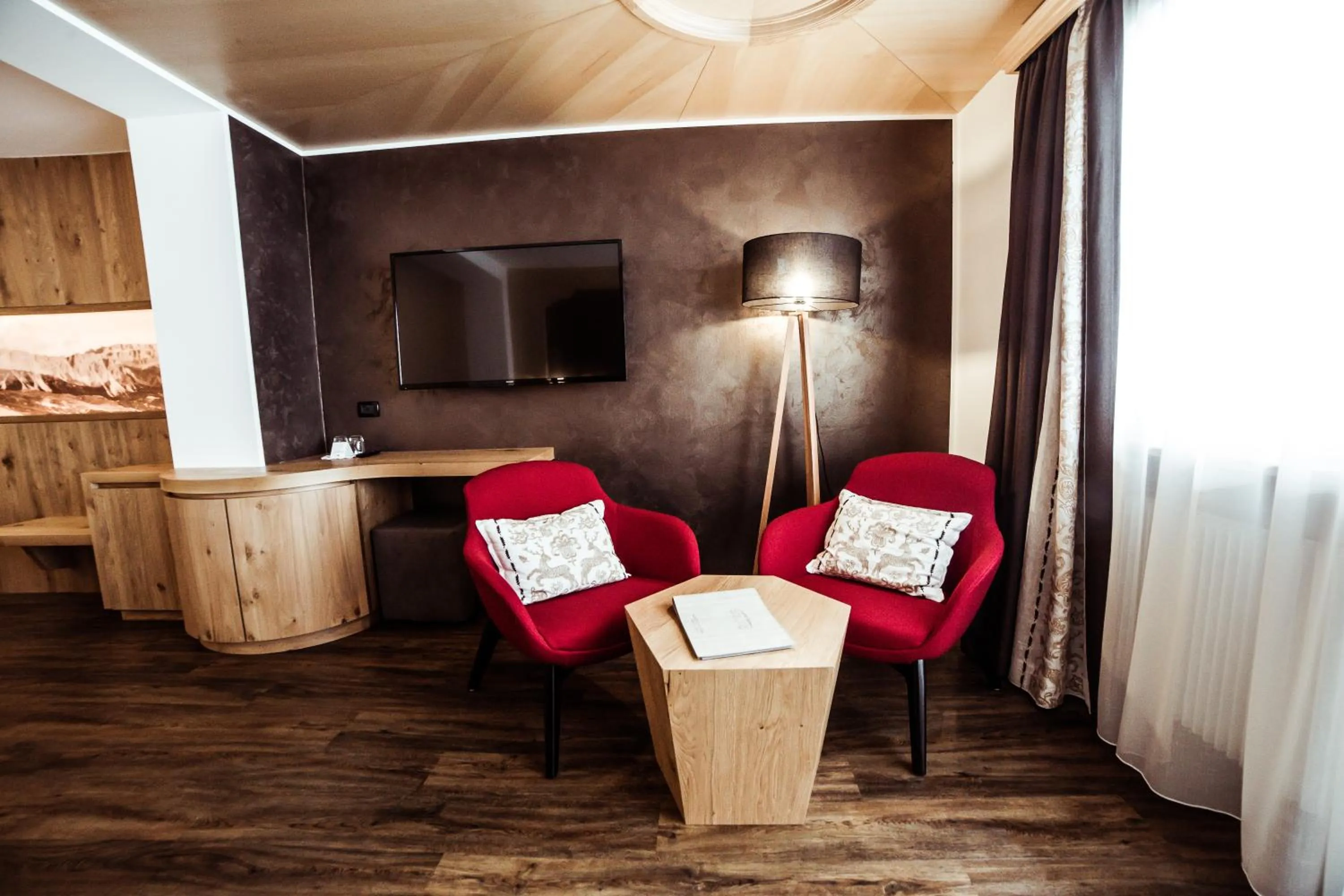 TV and multimedia in Freina Mountain Lifestyle Hotel