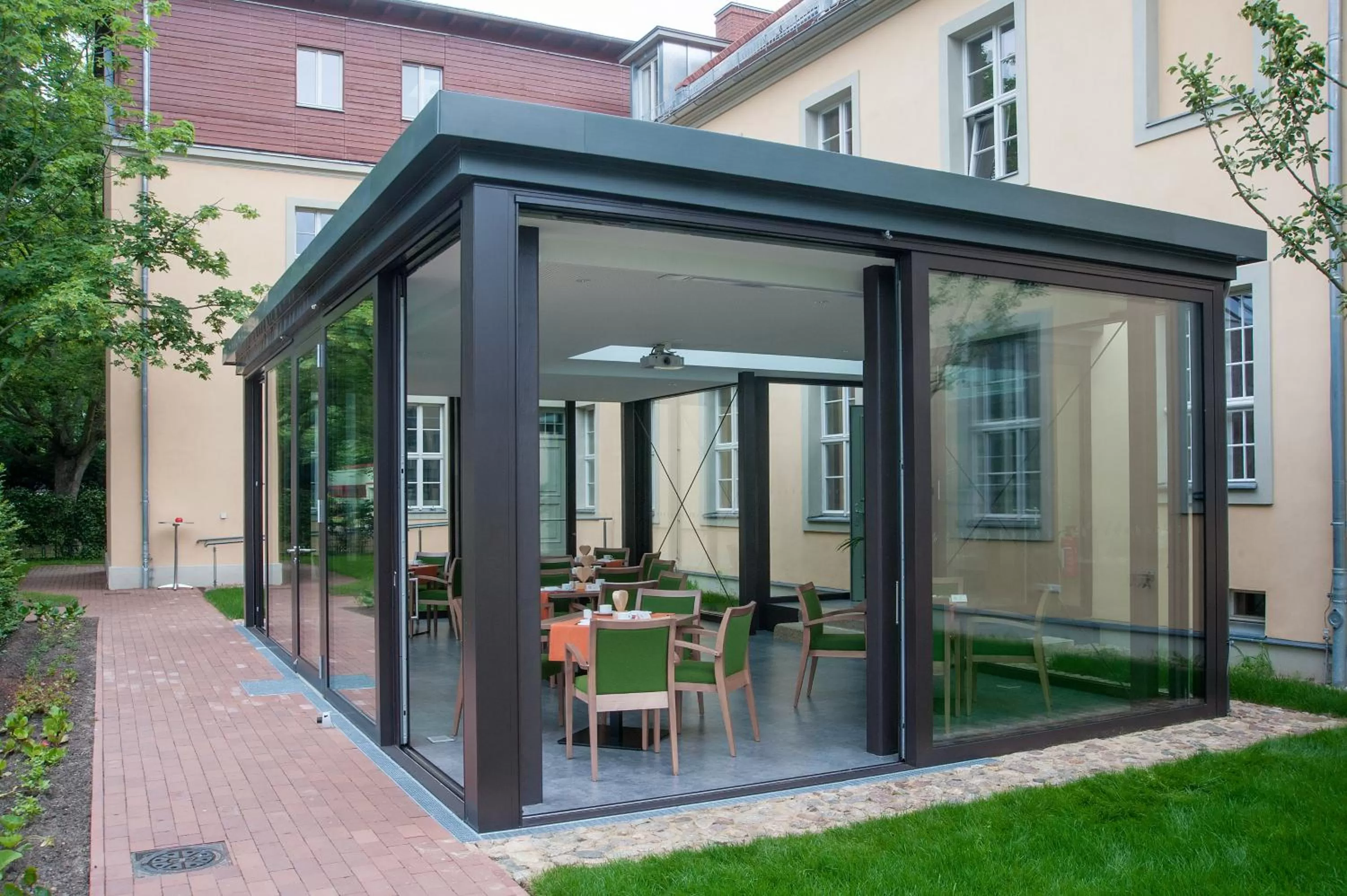 Restaurant/places to eat in Hotel am Großen Waisenhaus