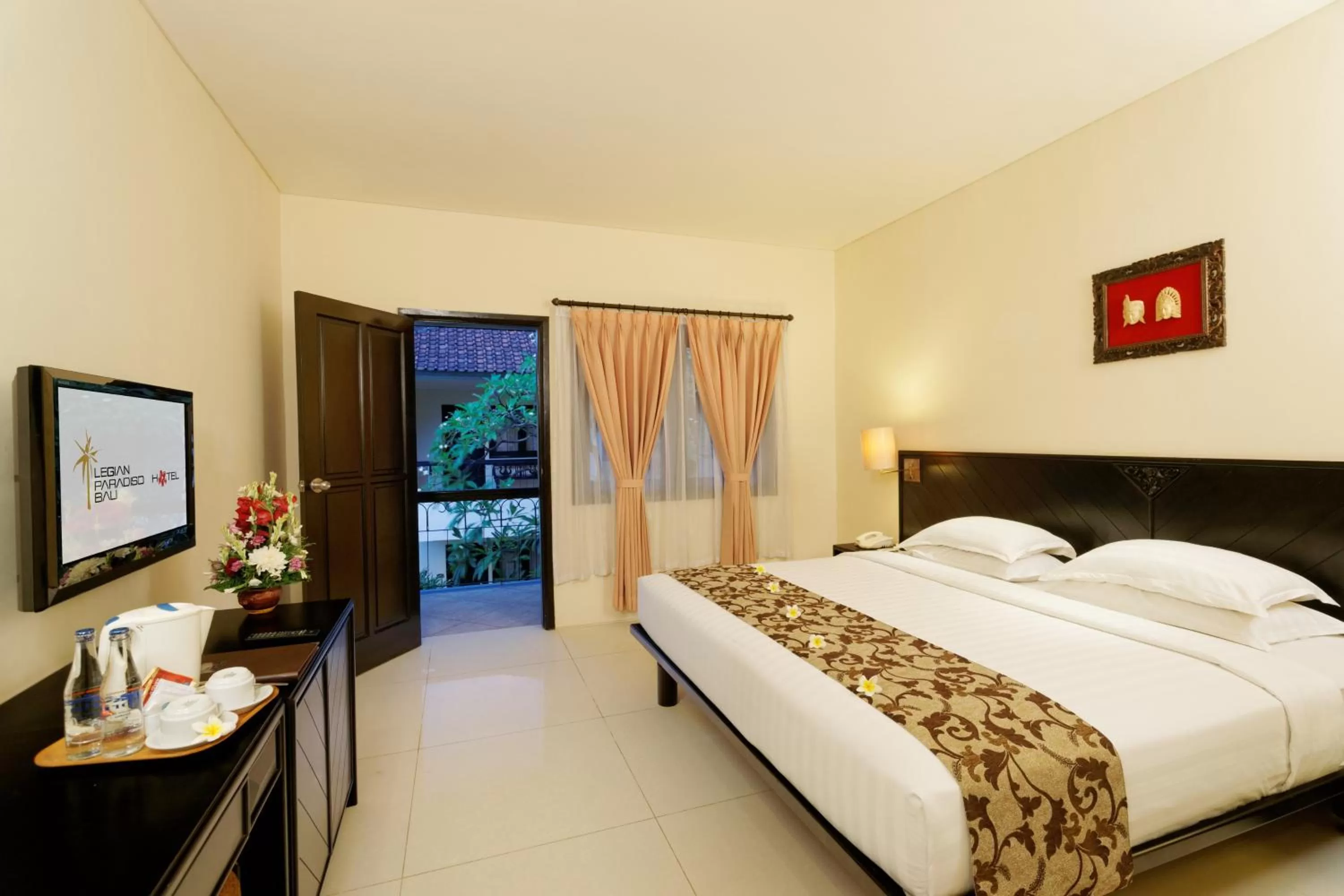 Photo of the whole room, Bed in Legian Paradiso Hotel