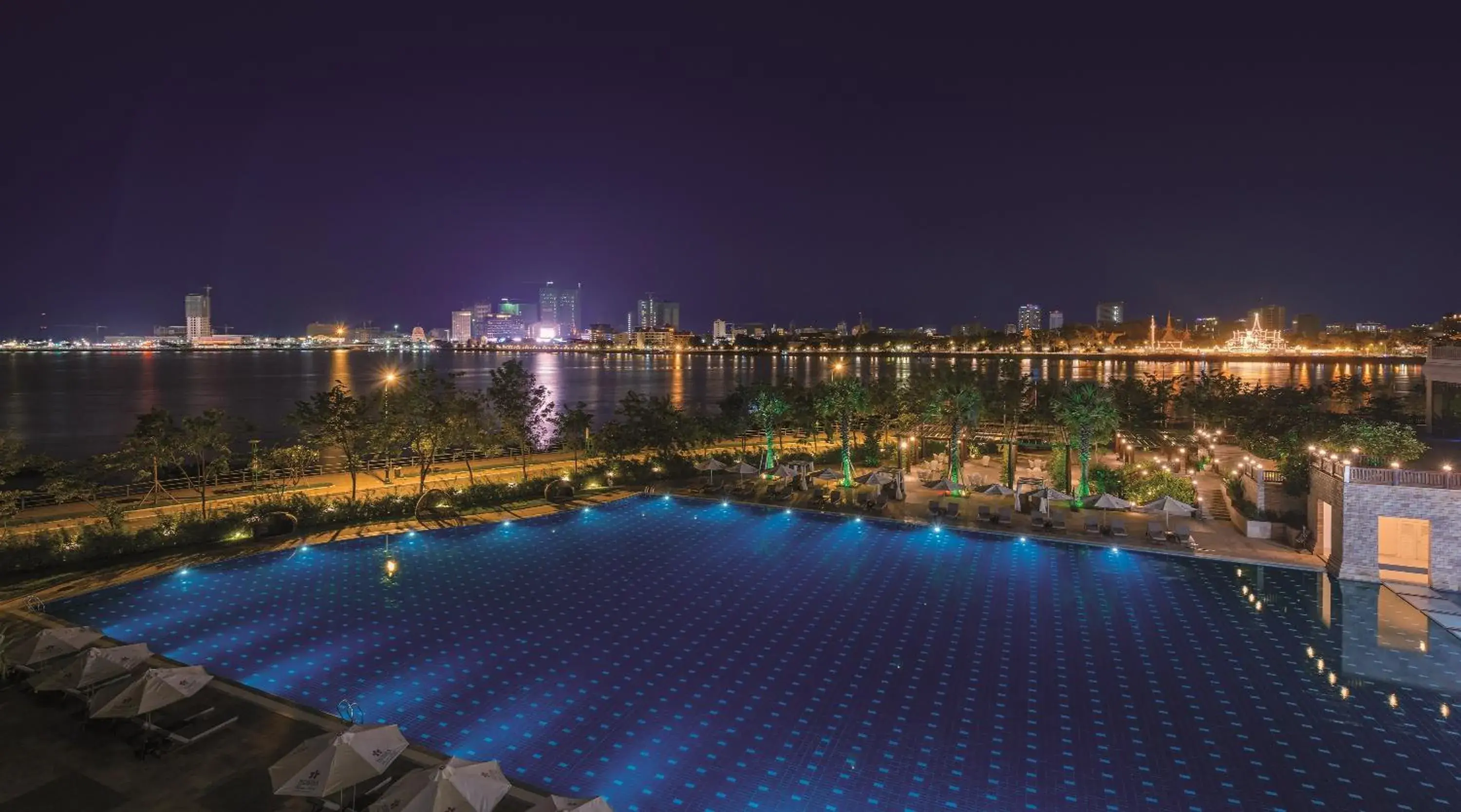 Swimming pool in Sokha Phnom Penh Residence Swimming pool in Sokha Phnom Penh Residence