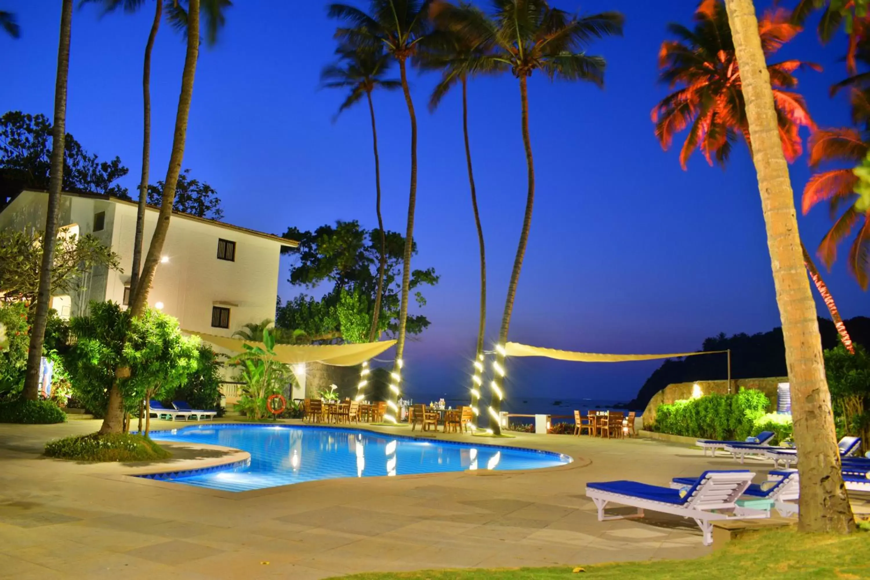 Swimming Pool in O Pescador an Indy Resort