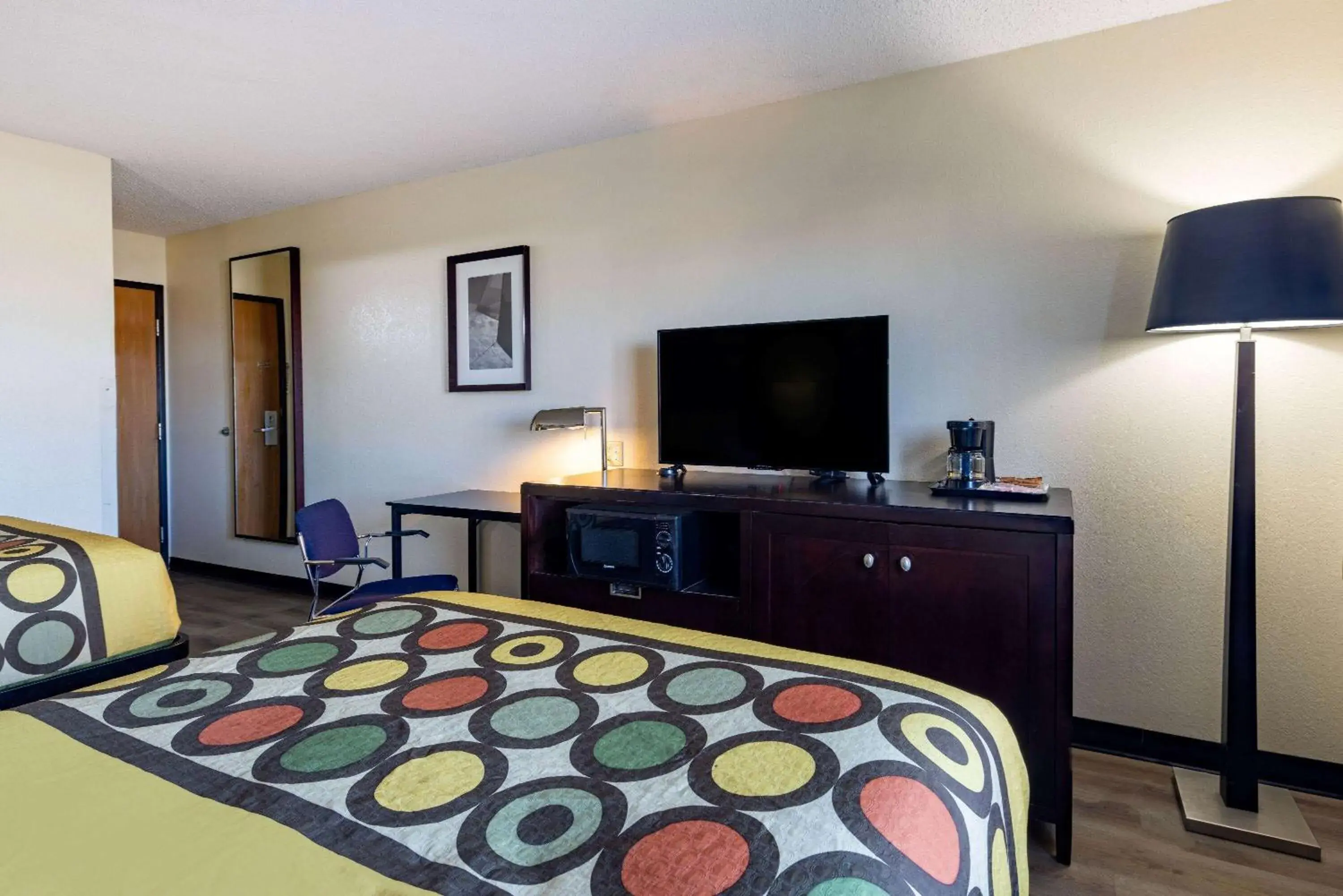 Photo of the whole room, Bed in Super 8 by Wyndham El Dorado Photo of the whole room, Bed in Super 8 by Wyndham El Dorado