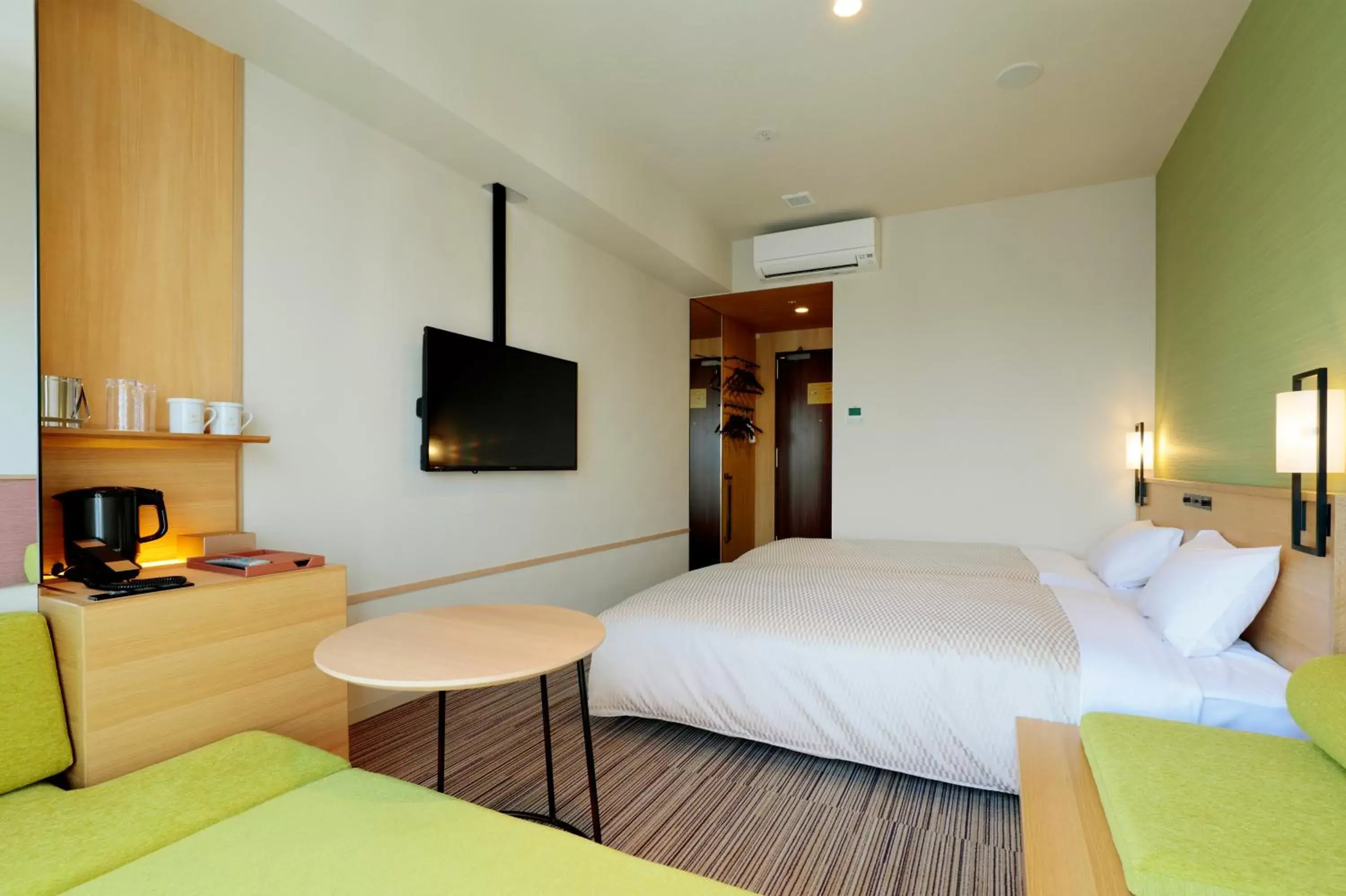 Seating area, Bed in Candeo Hotels Osaka Namba