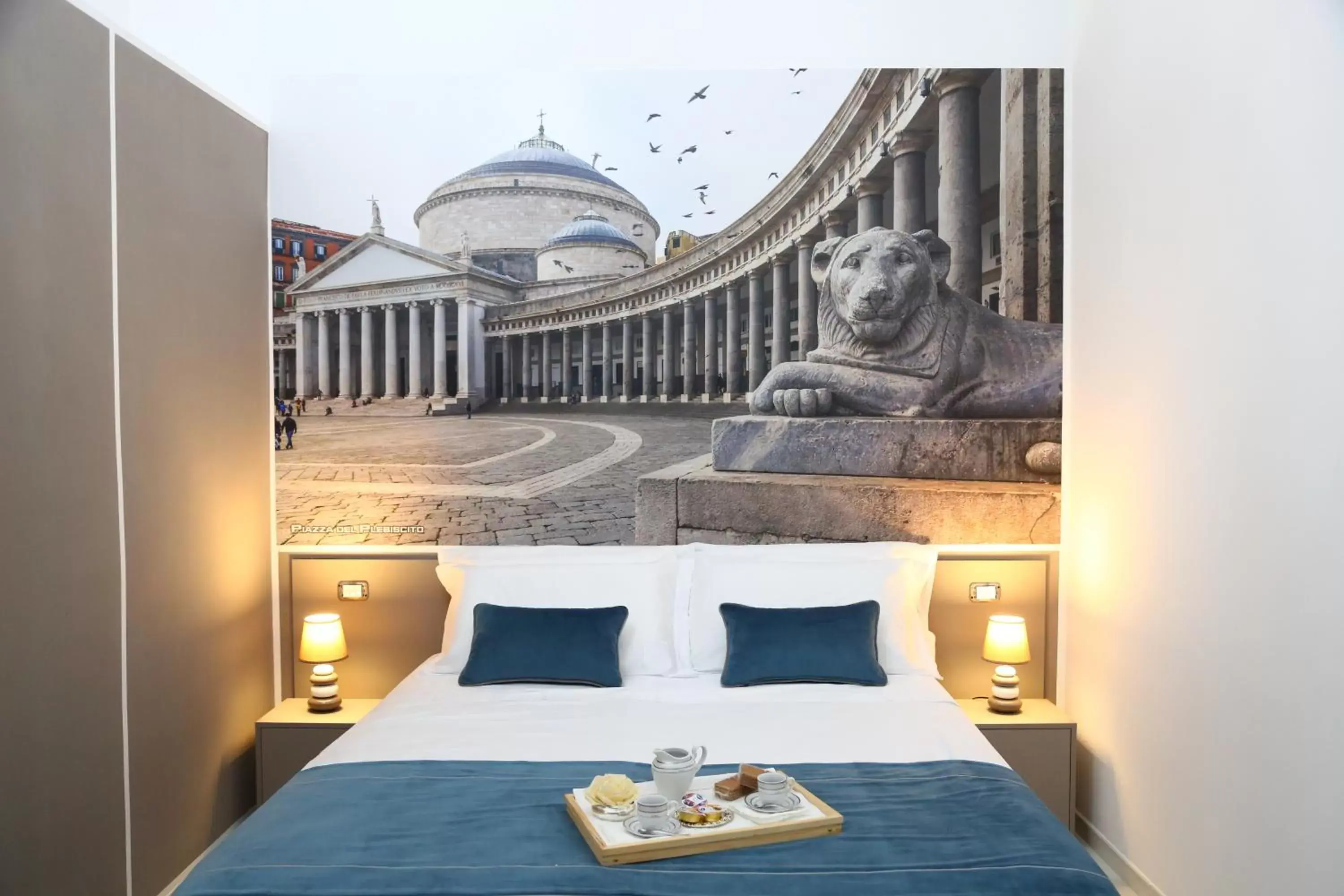 Photo of the whole room, Bed in Palazzo Caracciolo del Sole