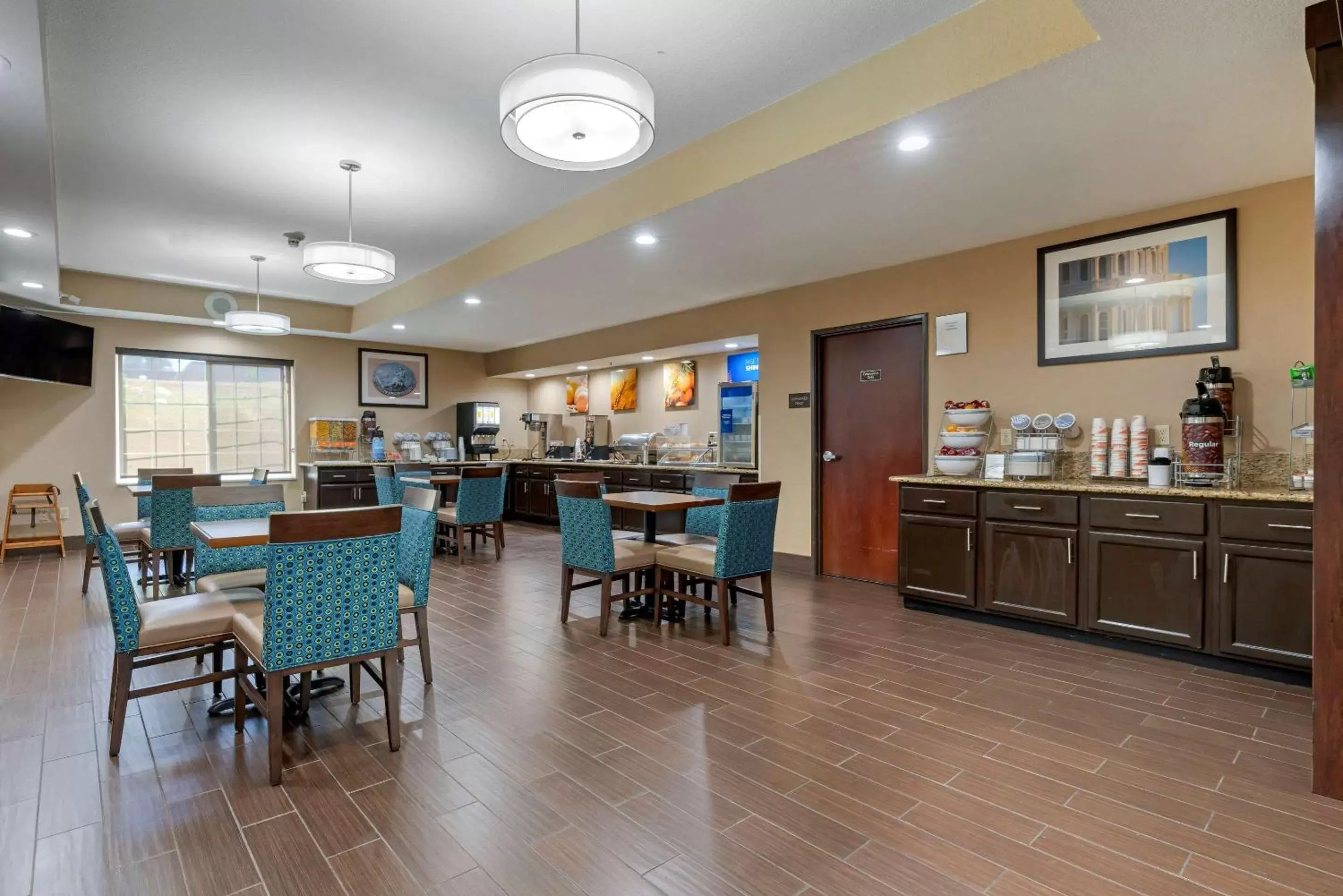 Restaurant/Places to Eat in Comfort Suites Downtown Sacramento