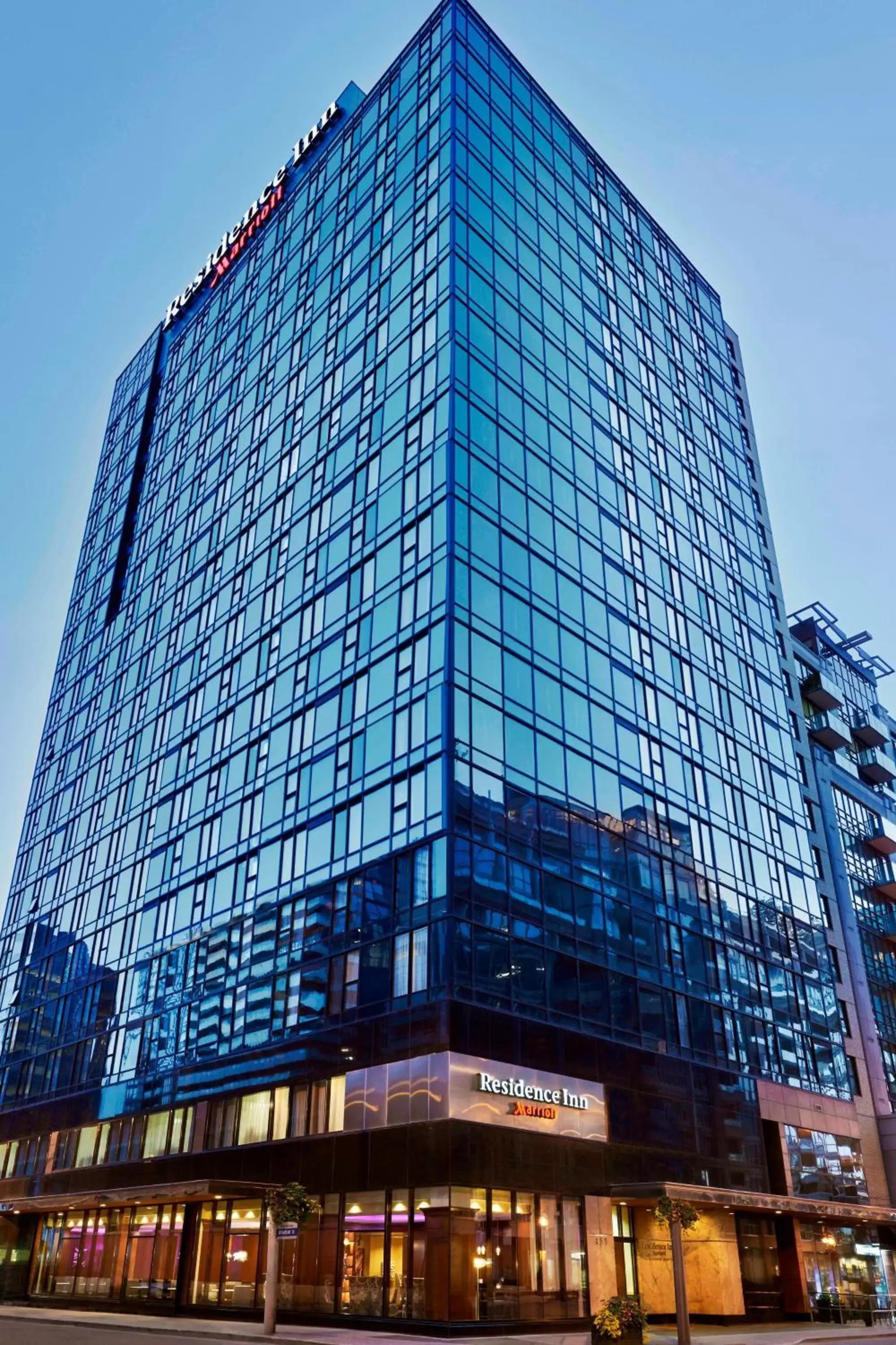Property Building in Residence Inn by Marriott Toronto Downtown / Entertainment District