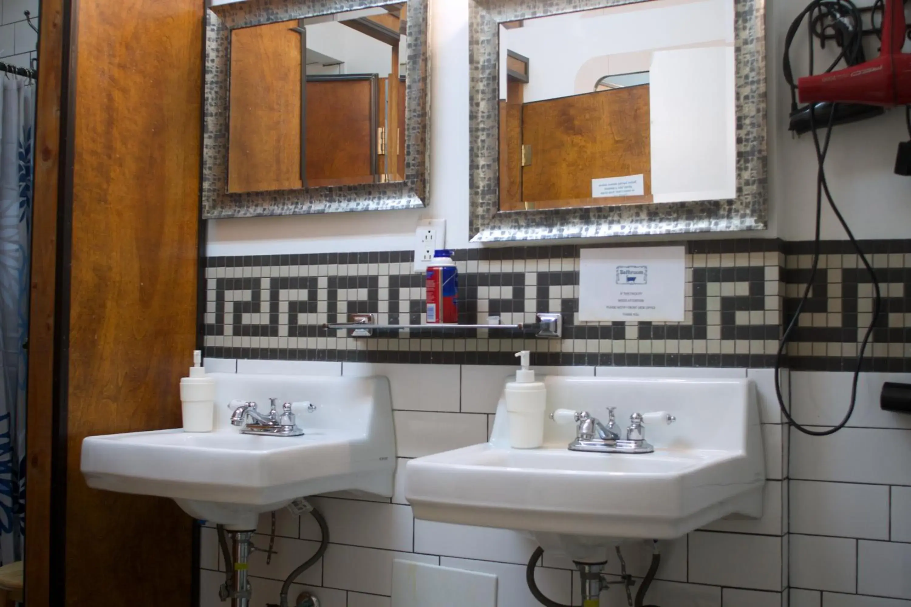 Area and facilities, Bathroom in Interfaith Retreats