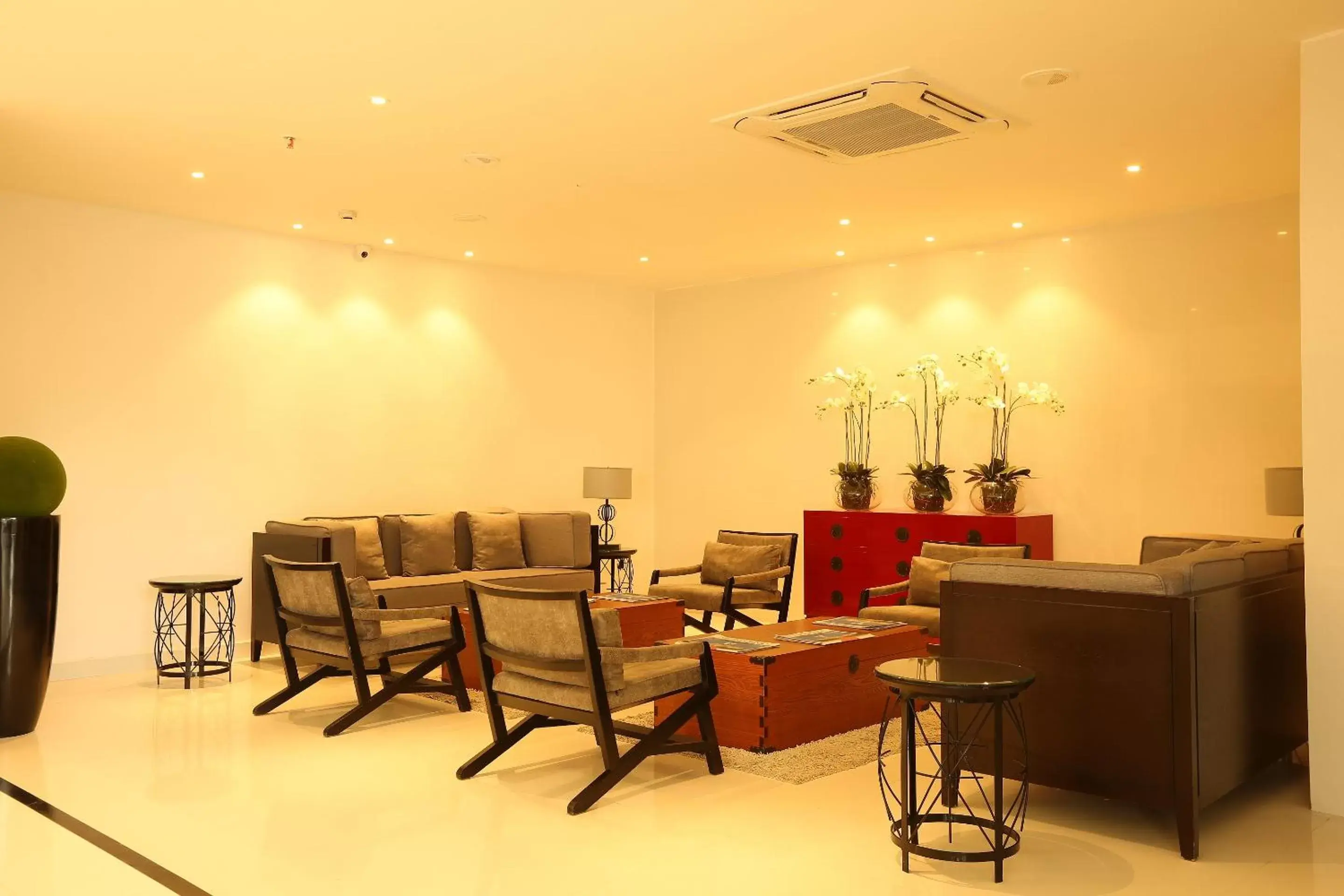 Lobby or reception in Hotel Deccan Serai, HITEC CITY, HYDERABAD