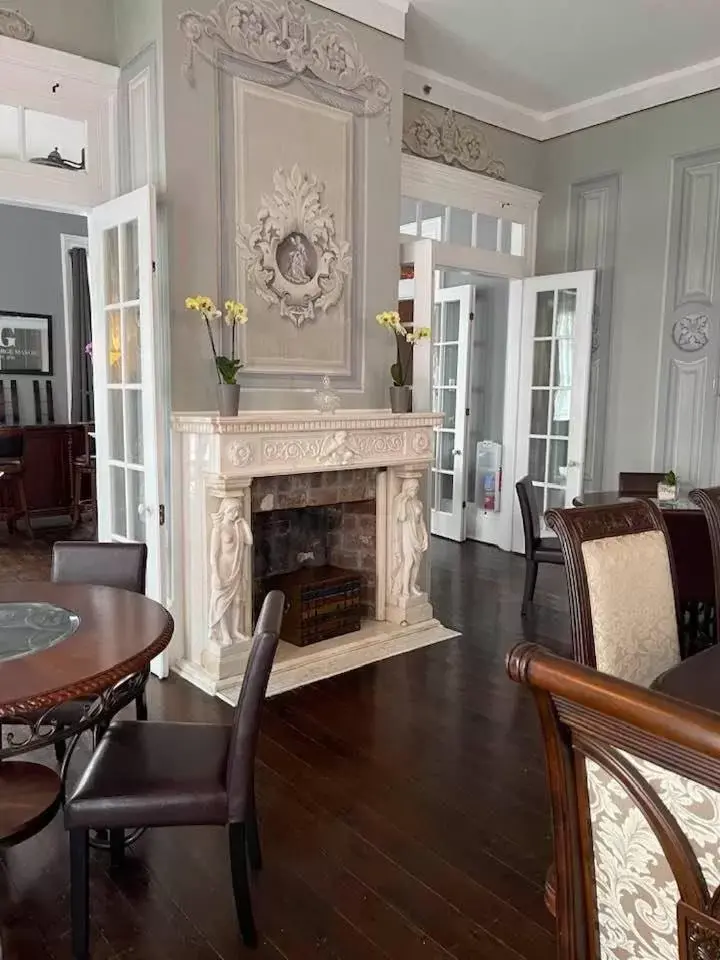 Lounge or bar, Dining Area in The George Manor