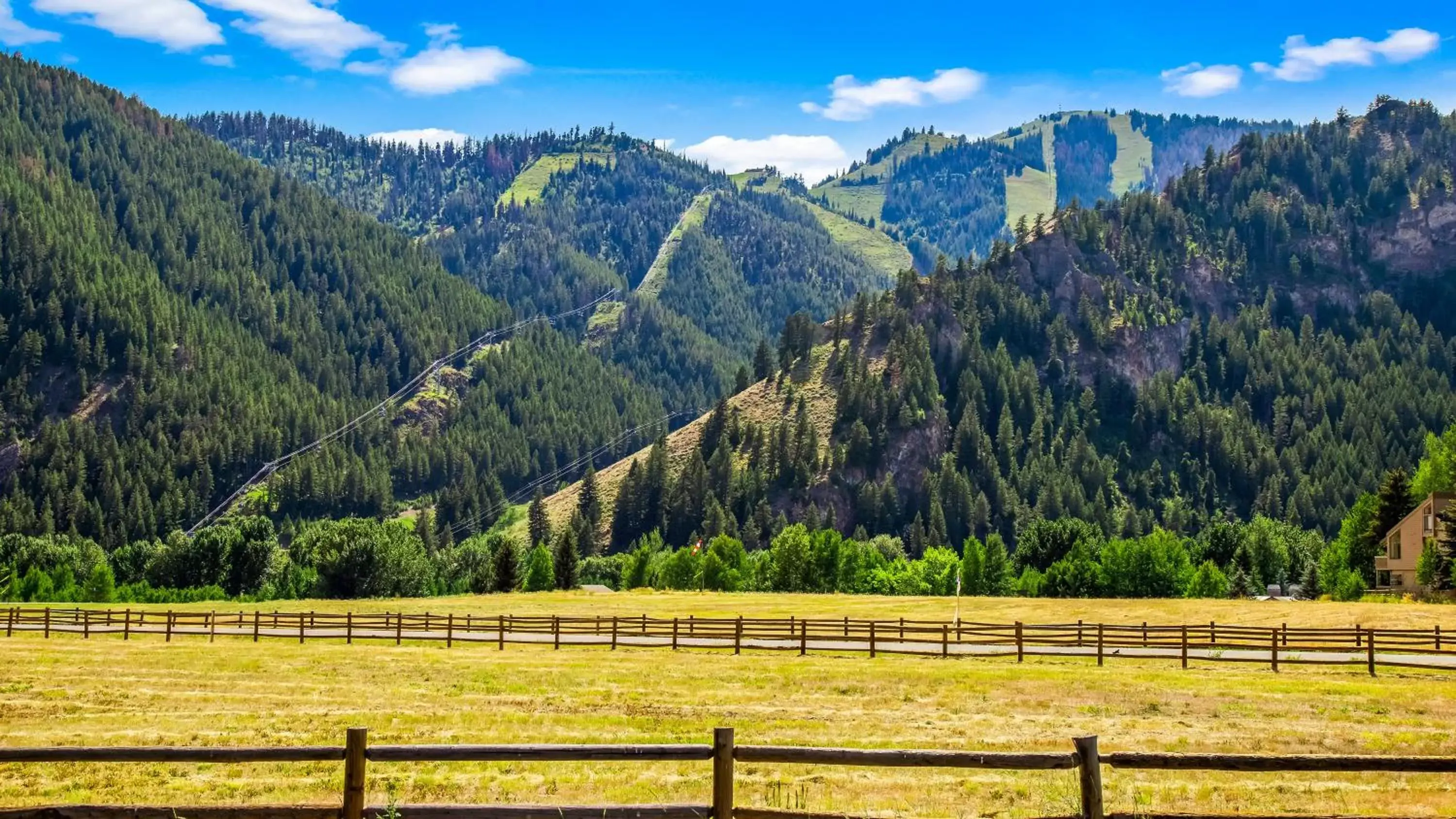 Natural landscape, Mountain View in Best Western Tyrolean Lodge