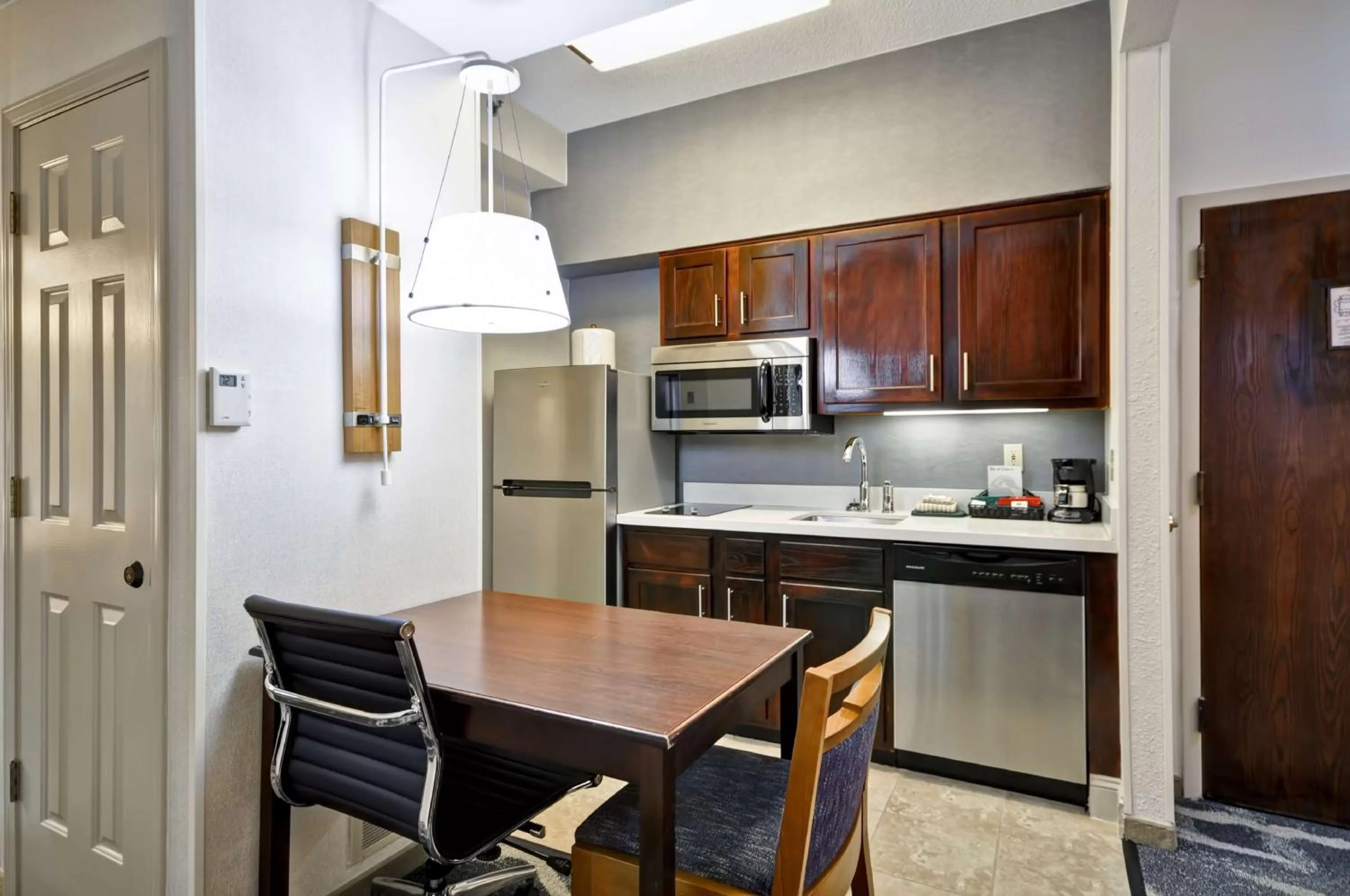 Kitchen or kitchenette in Homewood Suites Memphis Germantown