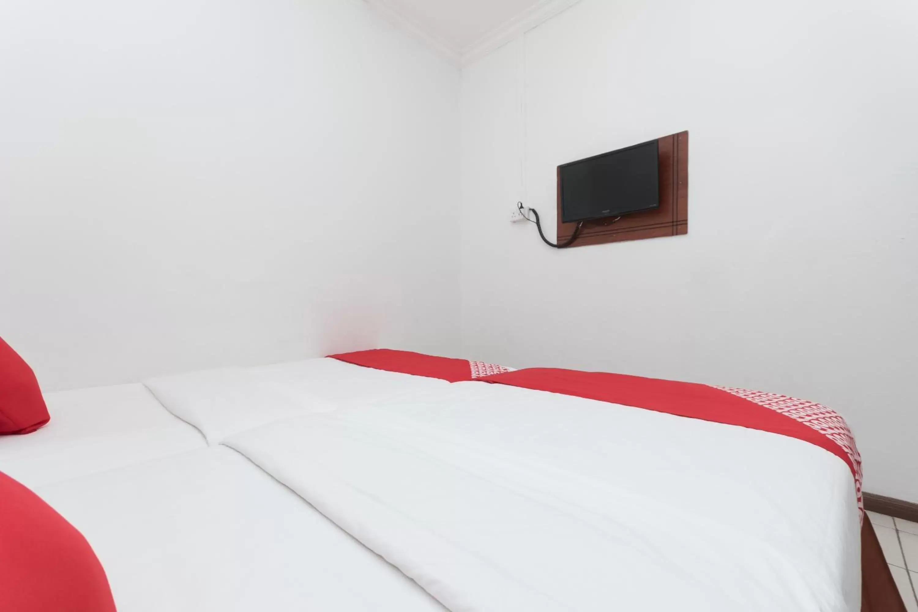 Bedroom, Bed in OYO 218 Storytel