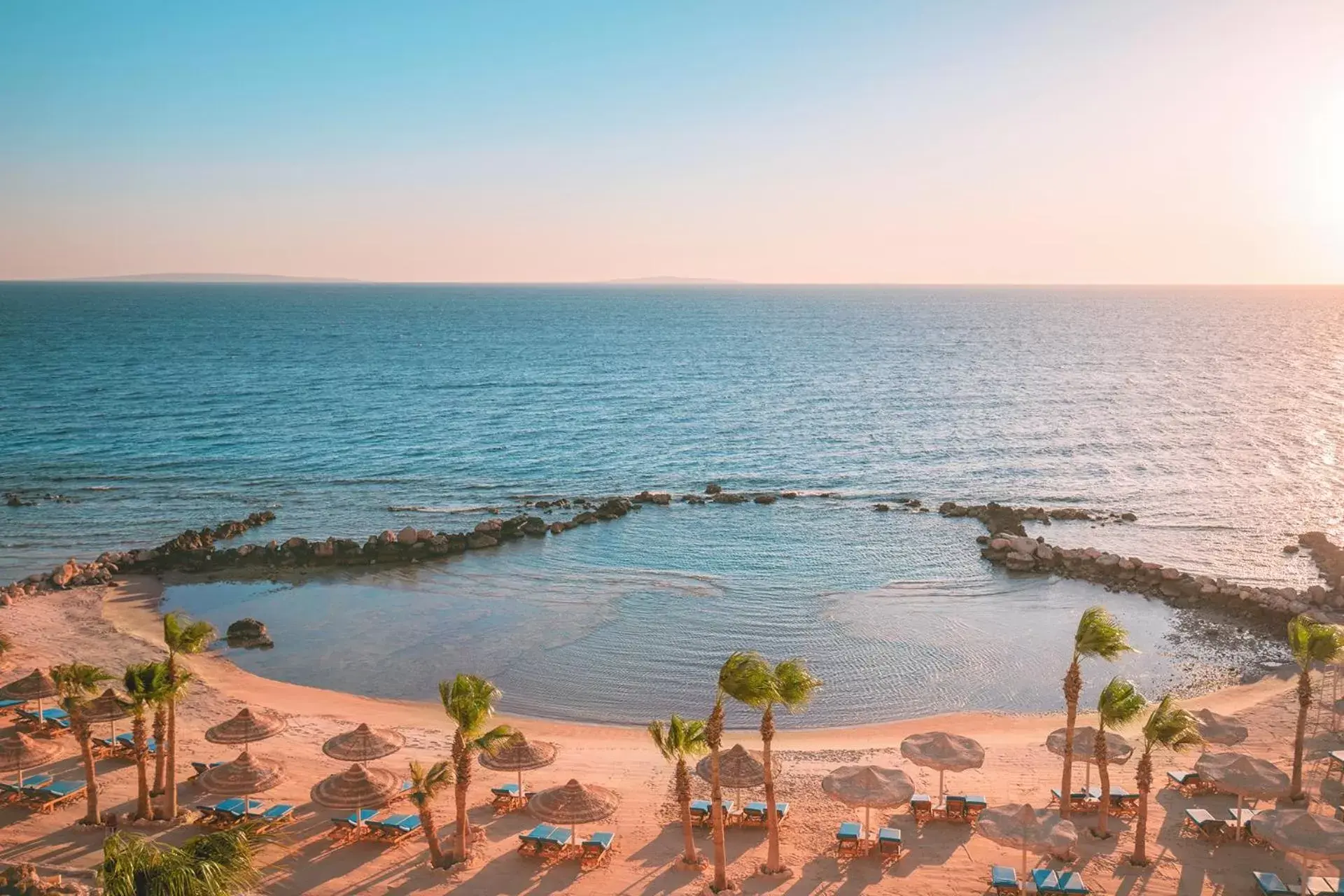 Beach in Pickalbatros Citadel Resort Sahl Hasheesh