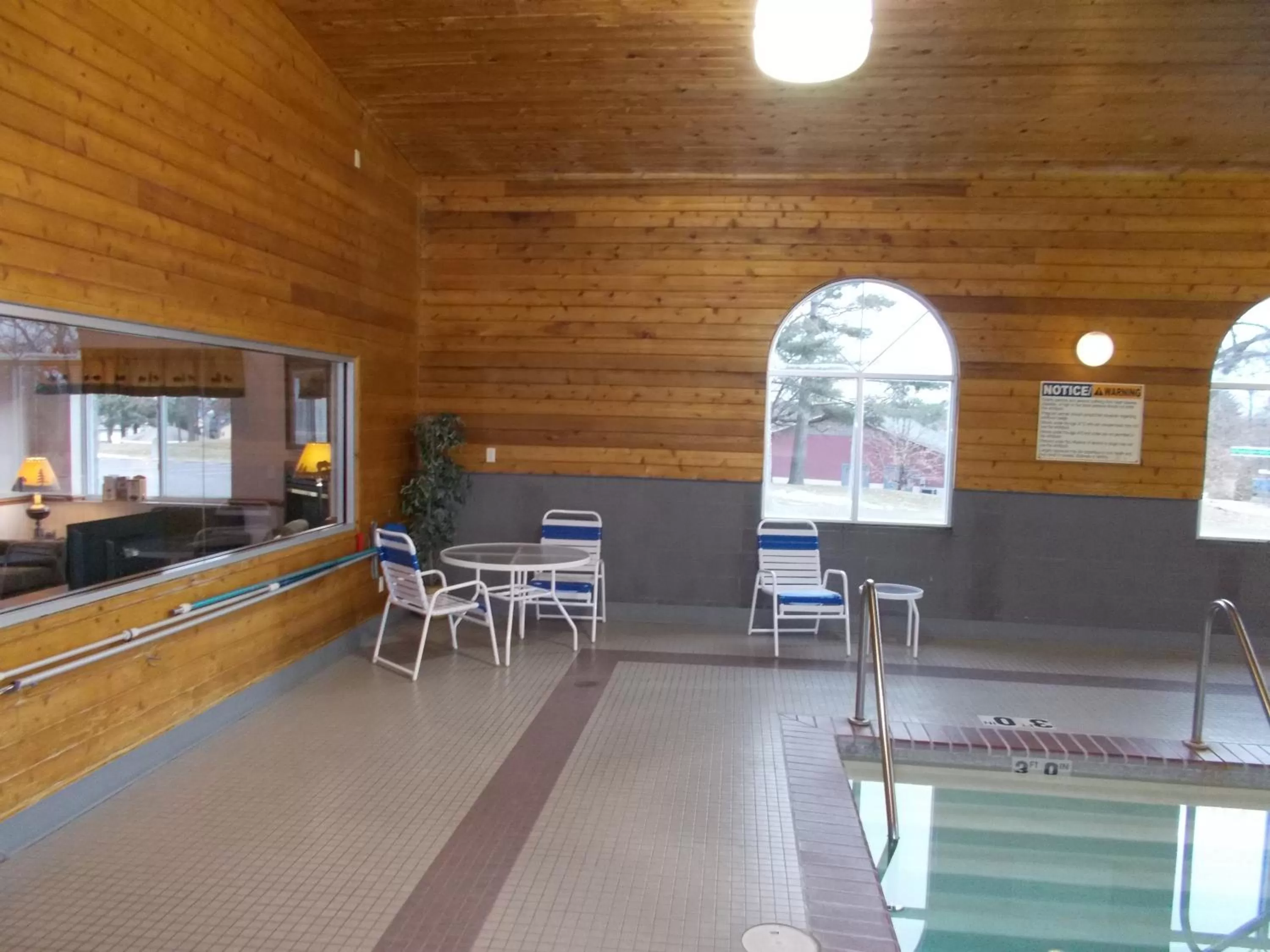 Pool view in Northwoods Best Inn - Chetek