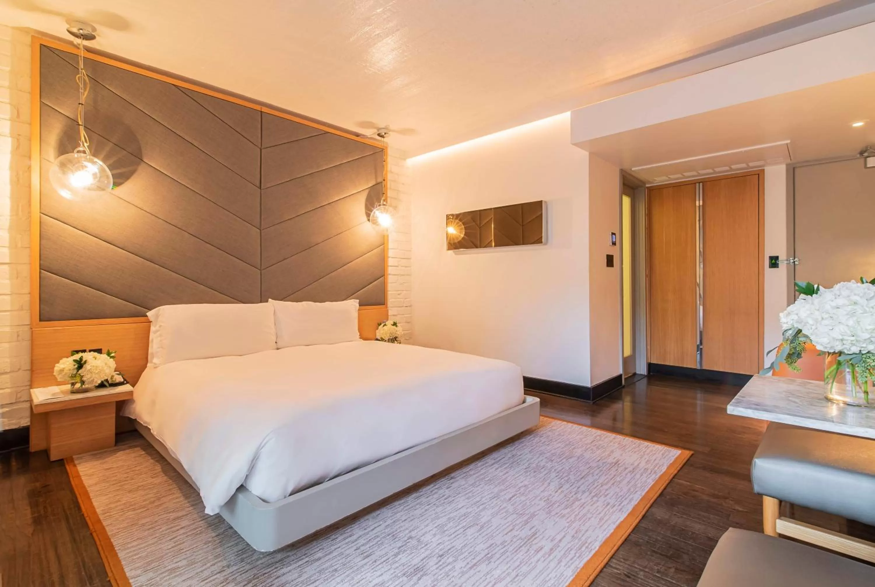 Bed in The Hollywood Roosevelt