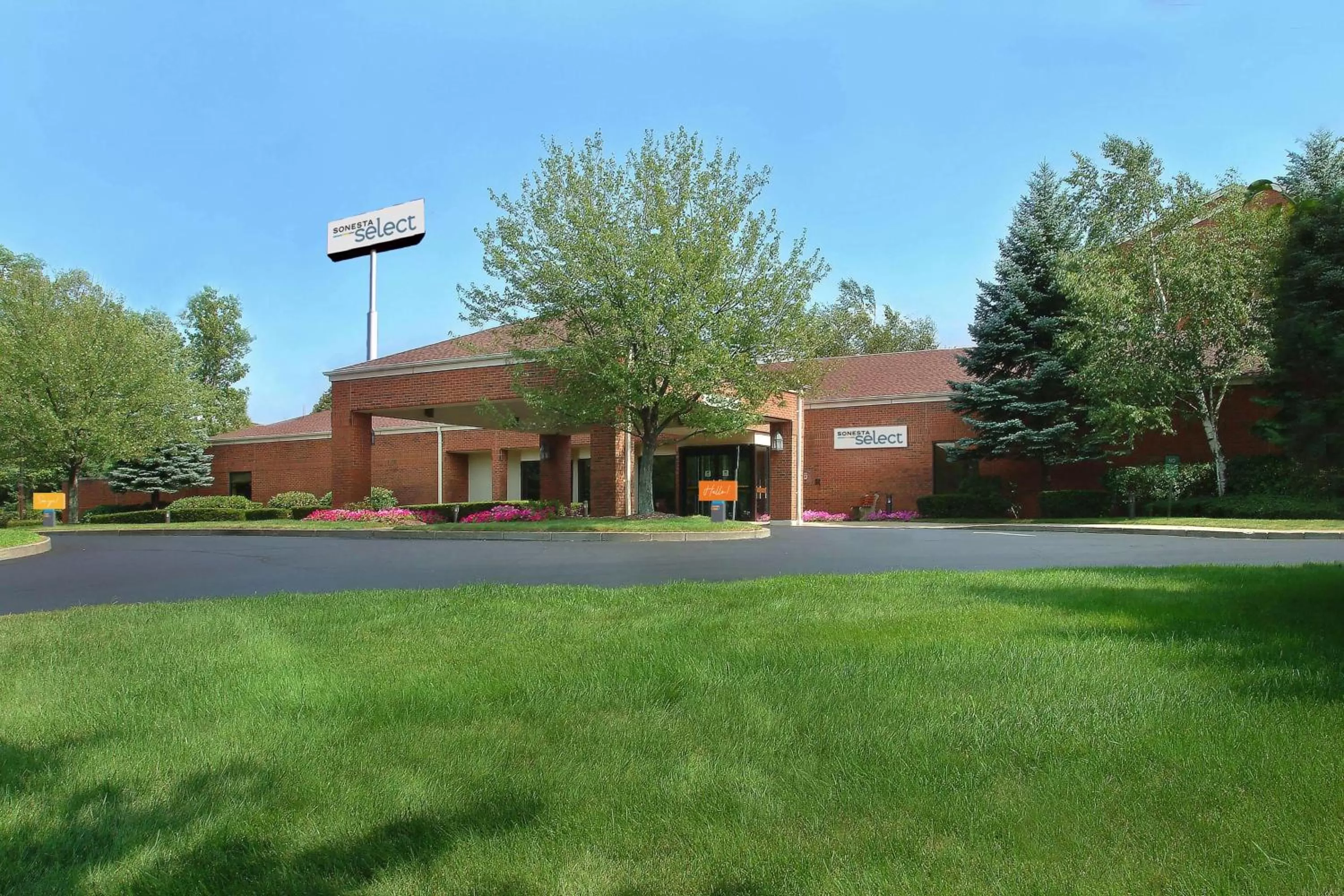 Property Building in Sonesta Select Boston Stoughton