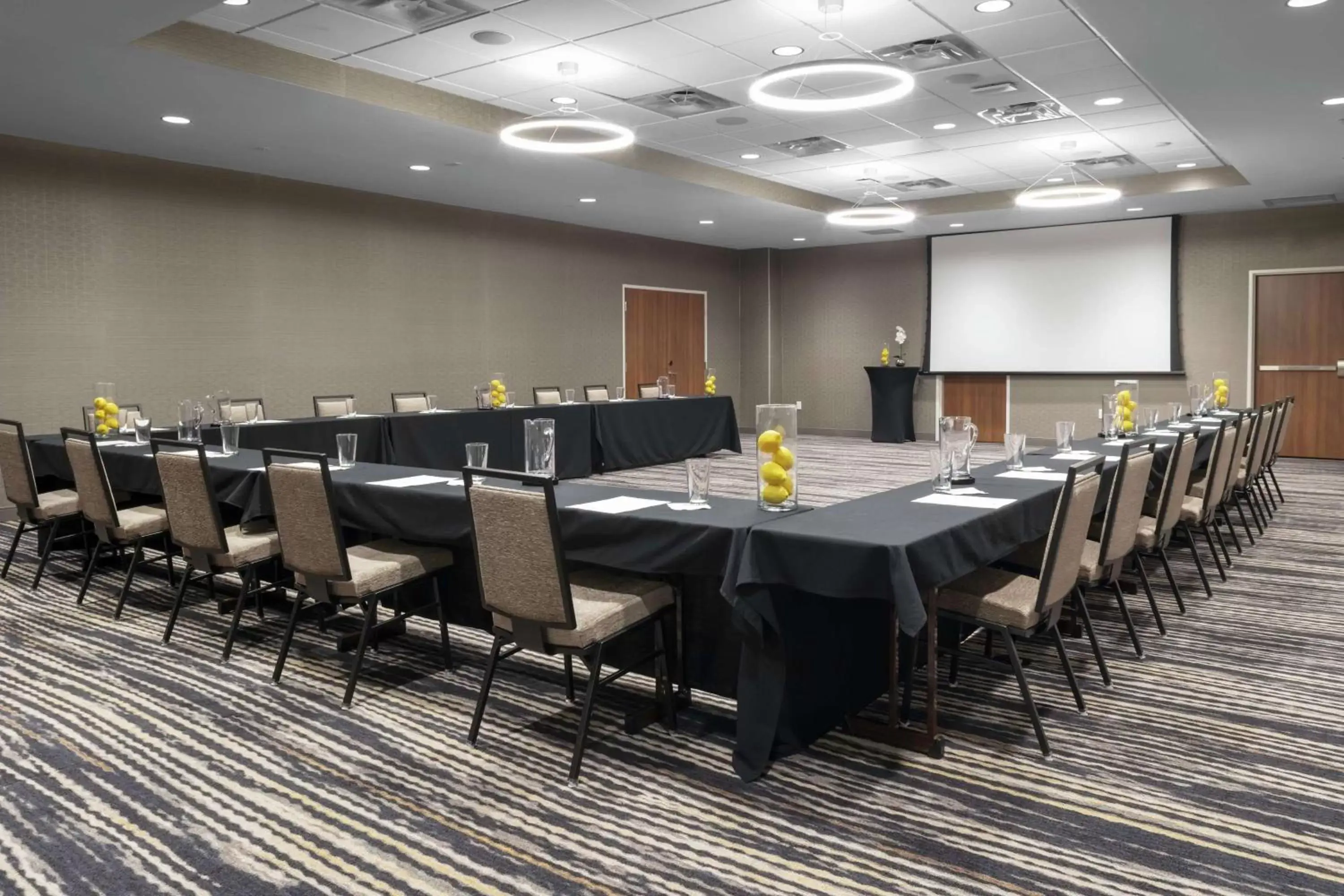 Meeting/conference room in Hilton Garden Inn Denver/Thornton