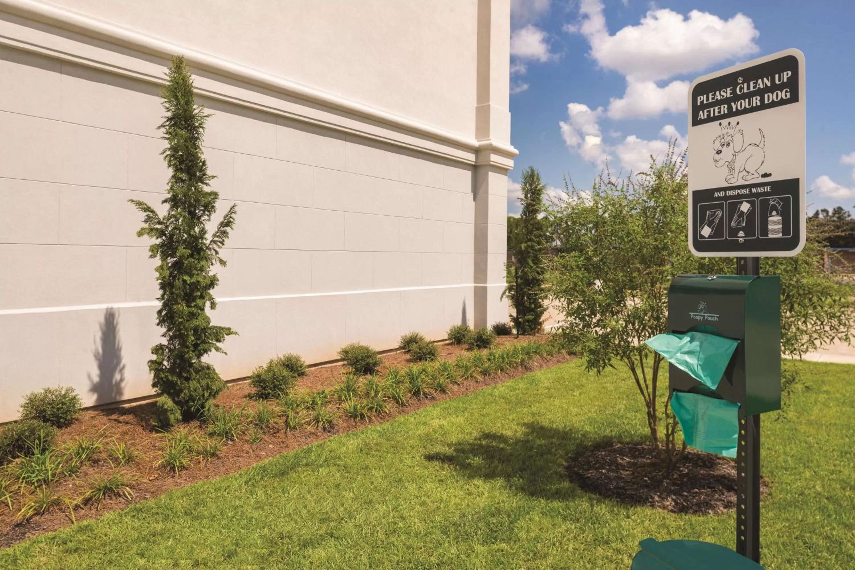 Property building in Home2 Suites by Hilton Parc Lafayette