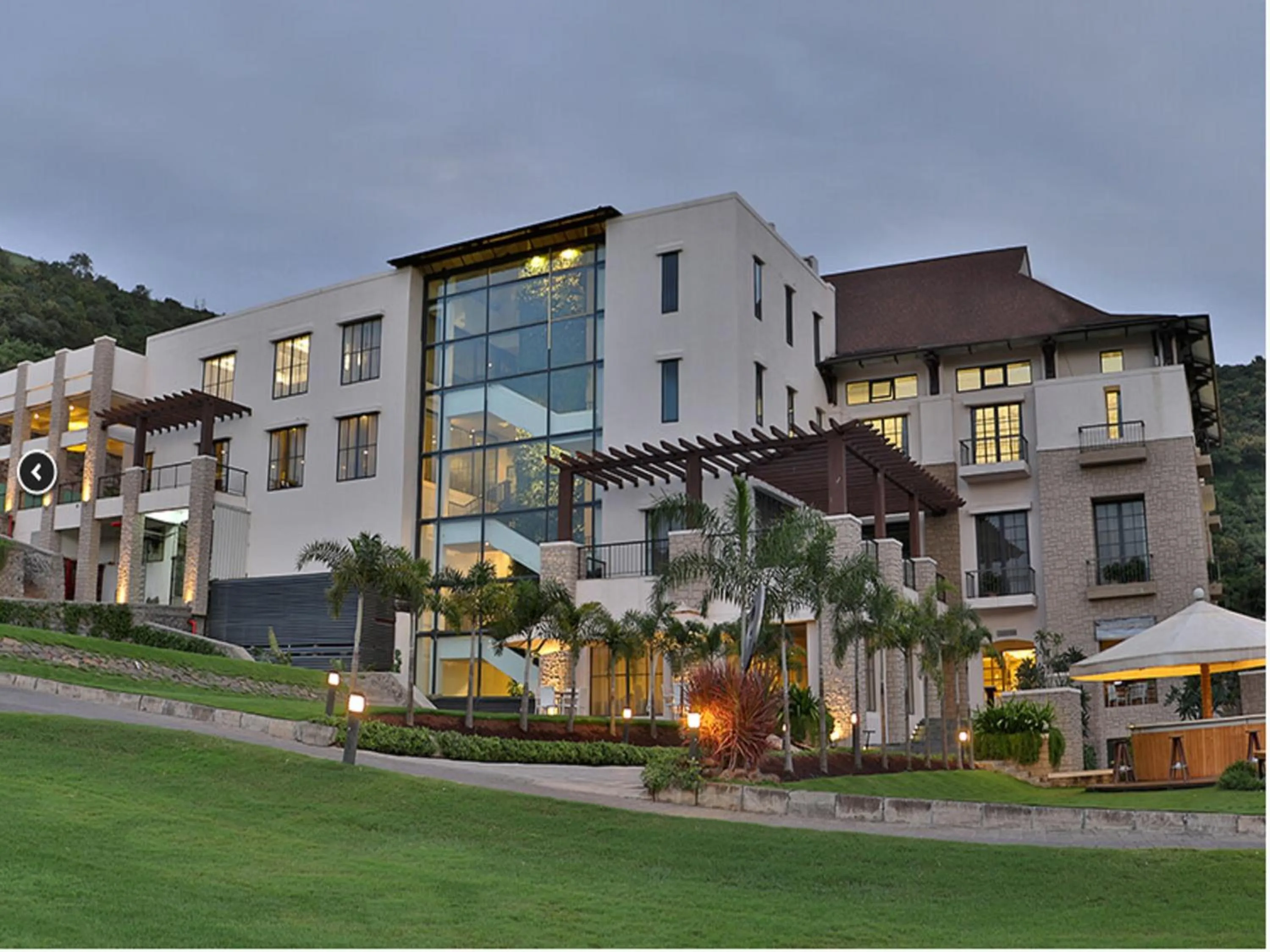 Property building in Oxford Golf Resort