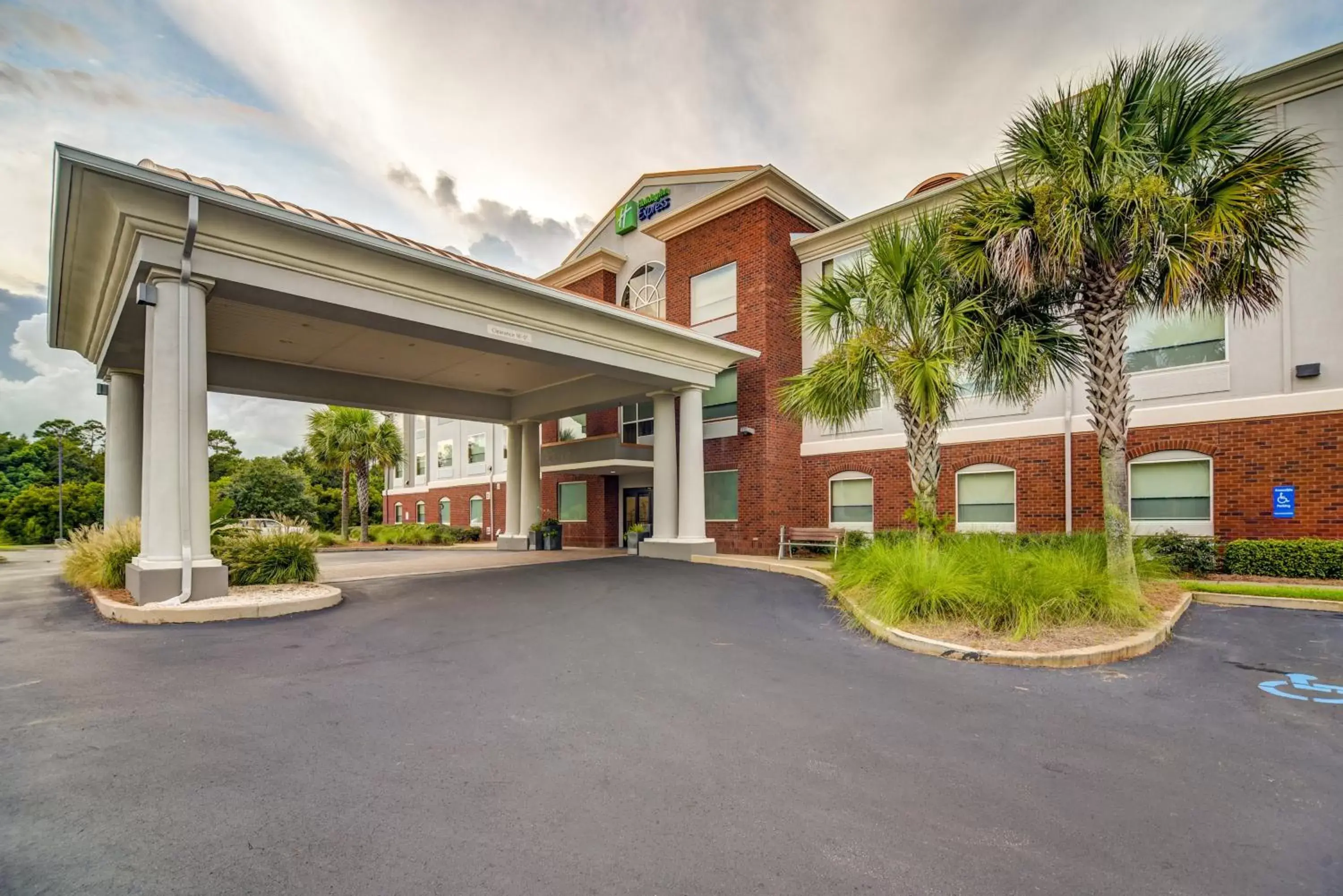 Property Building in Holiday Inn Express Hotel & Suites Foley, an IHG Hotel