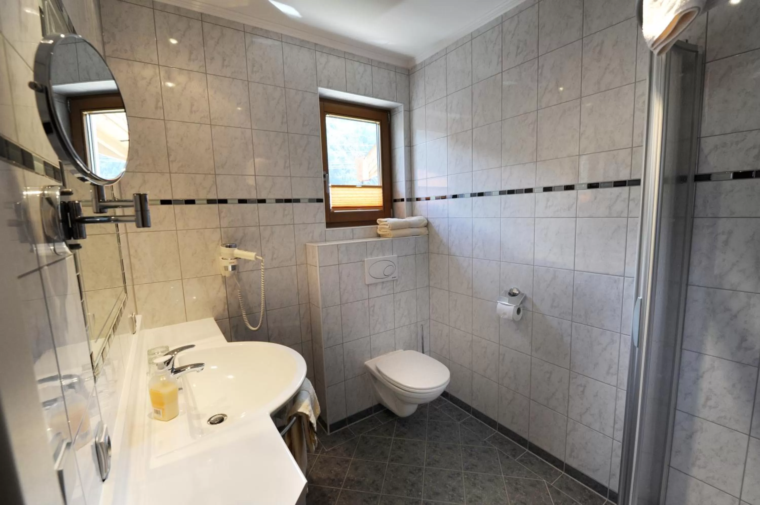 Bathroom in Hotel Garni Landhaus Platzer