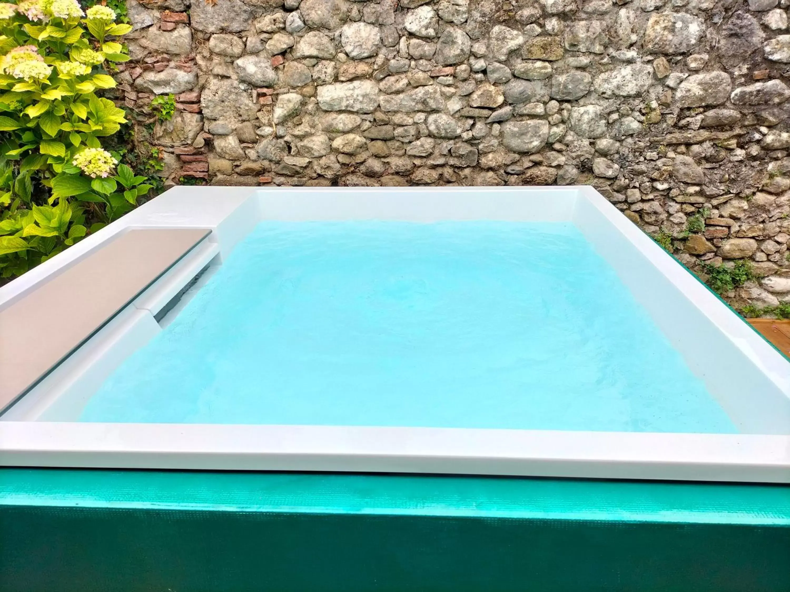 Open Air Bath, Swimming Pool in Badia Giulia Prestigious Historical B&B