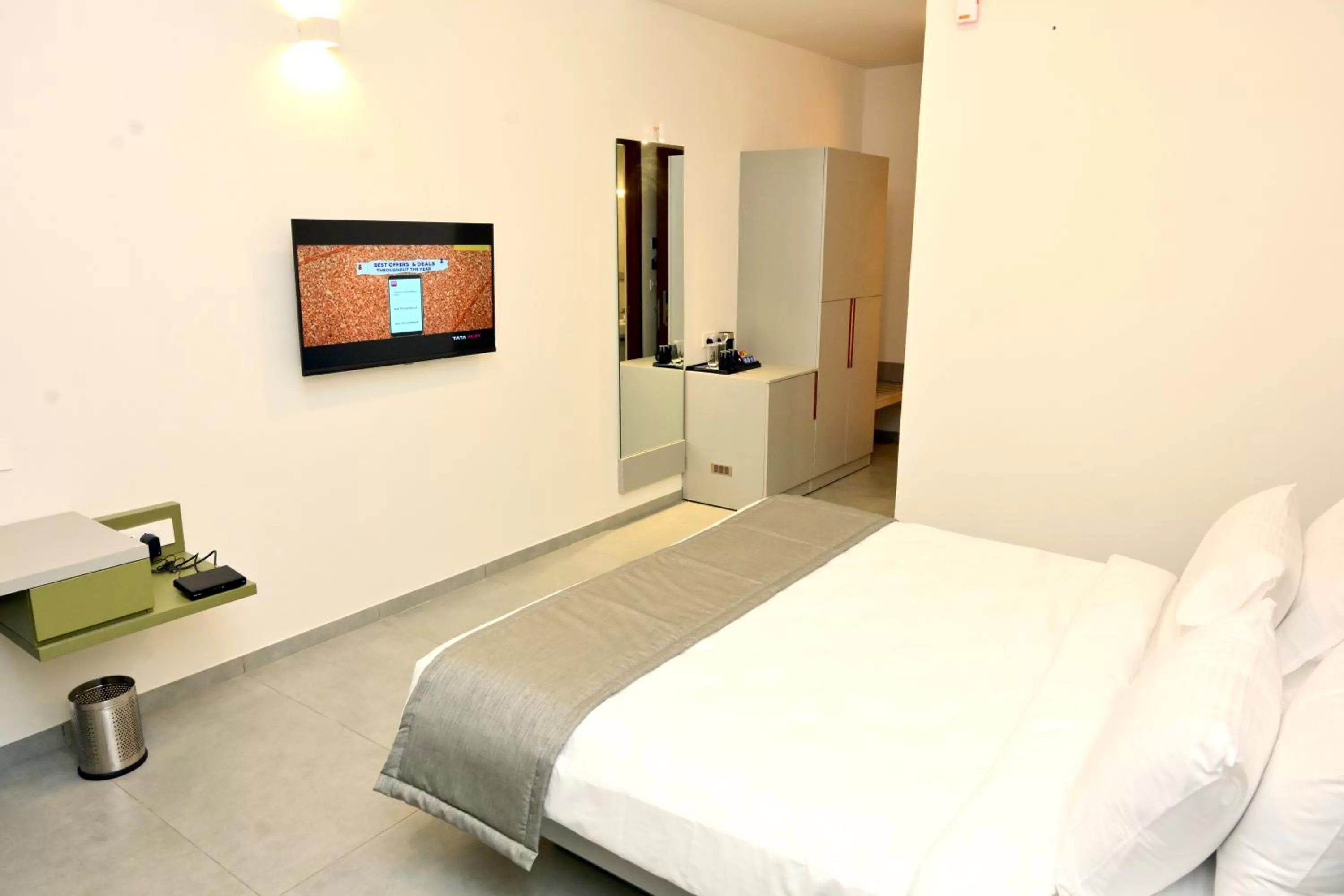 TV and multimedia, Bed in Clarks Inn Express, KRS road-Mandya, Mysore