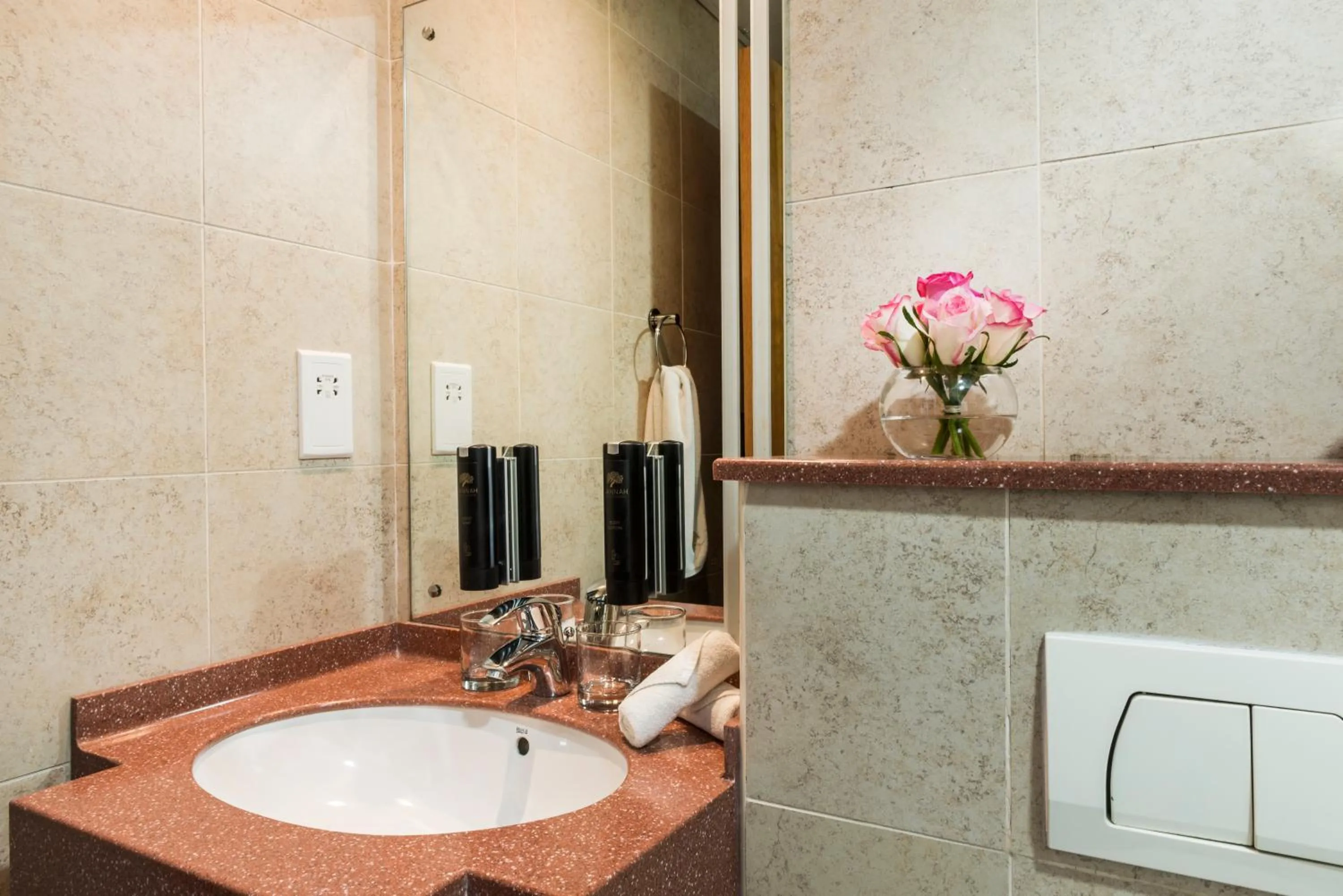 Bathroom in Jannah Marina Hotel Apartments