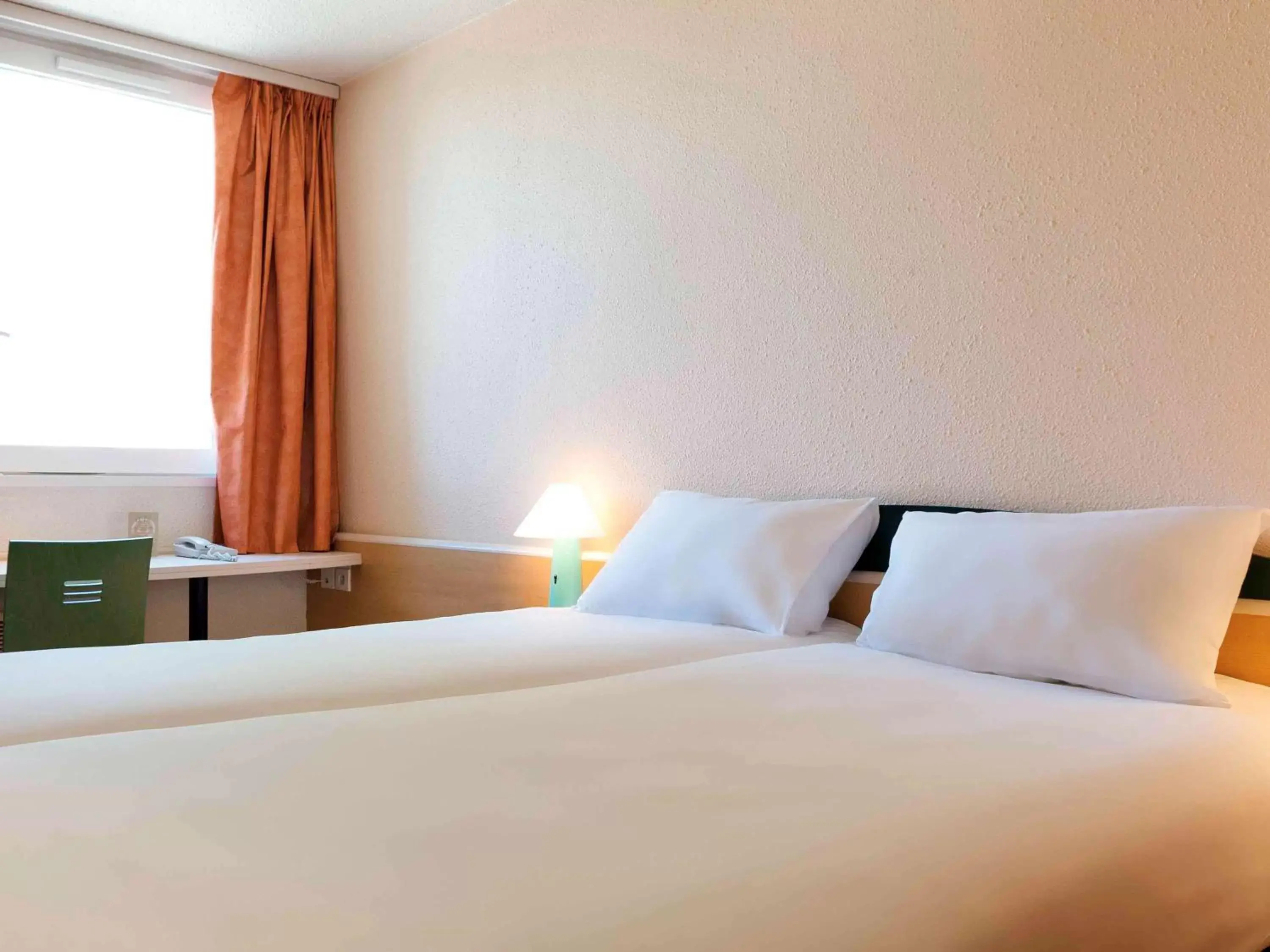 Photo of the whole room, Bed in ibis Lyon Est Bron Photo of the whole room, Bed in ibis Lyon Est Bron