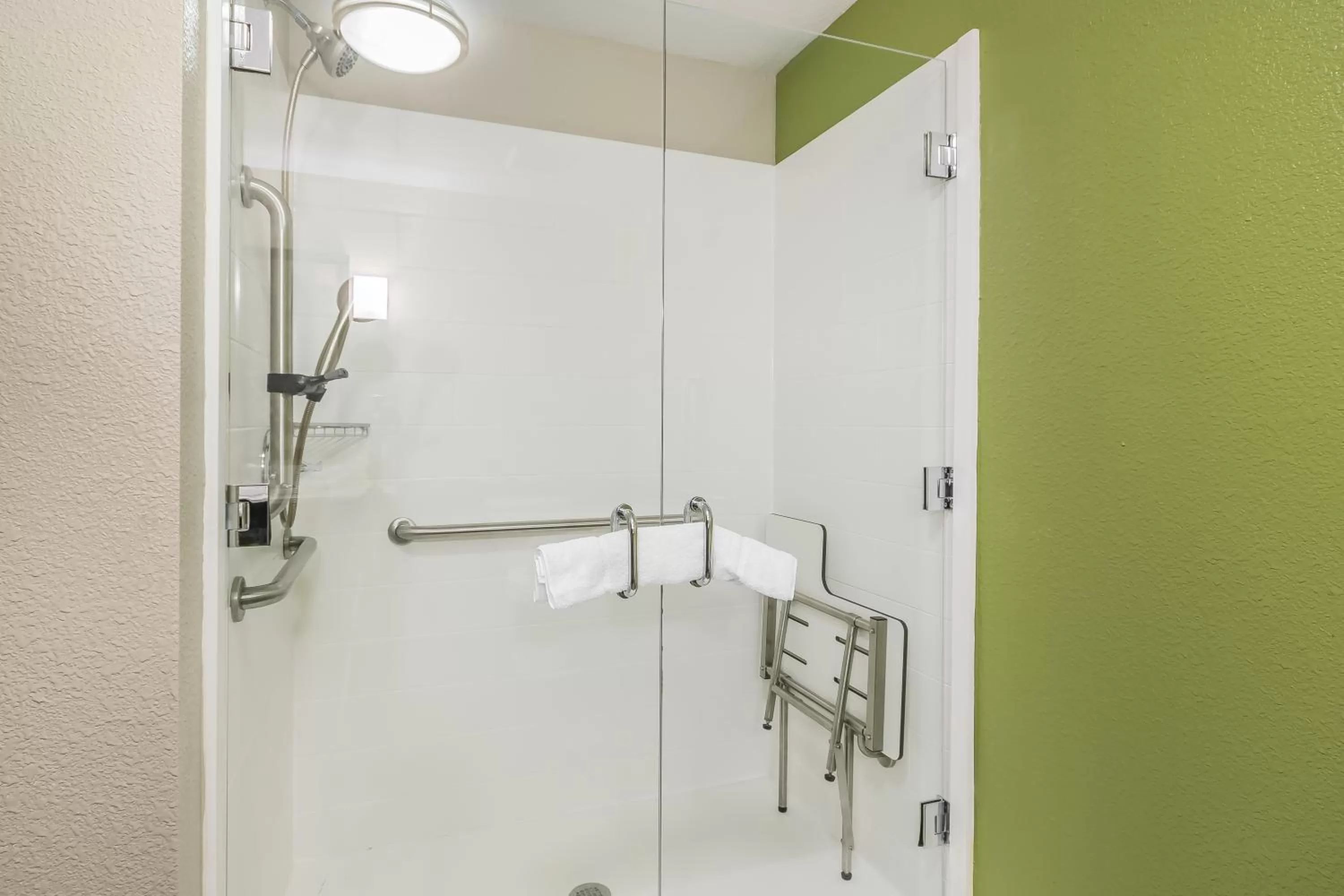 Shower in Sleep Inn & Suites Columbia