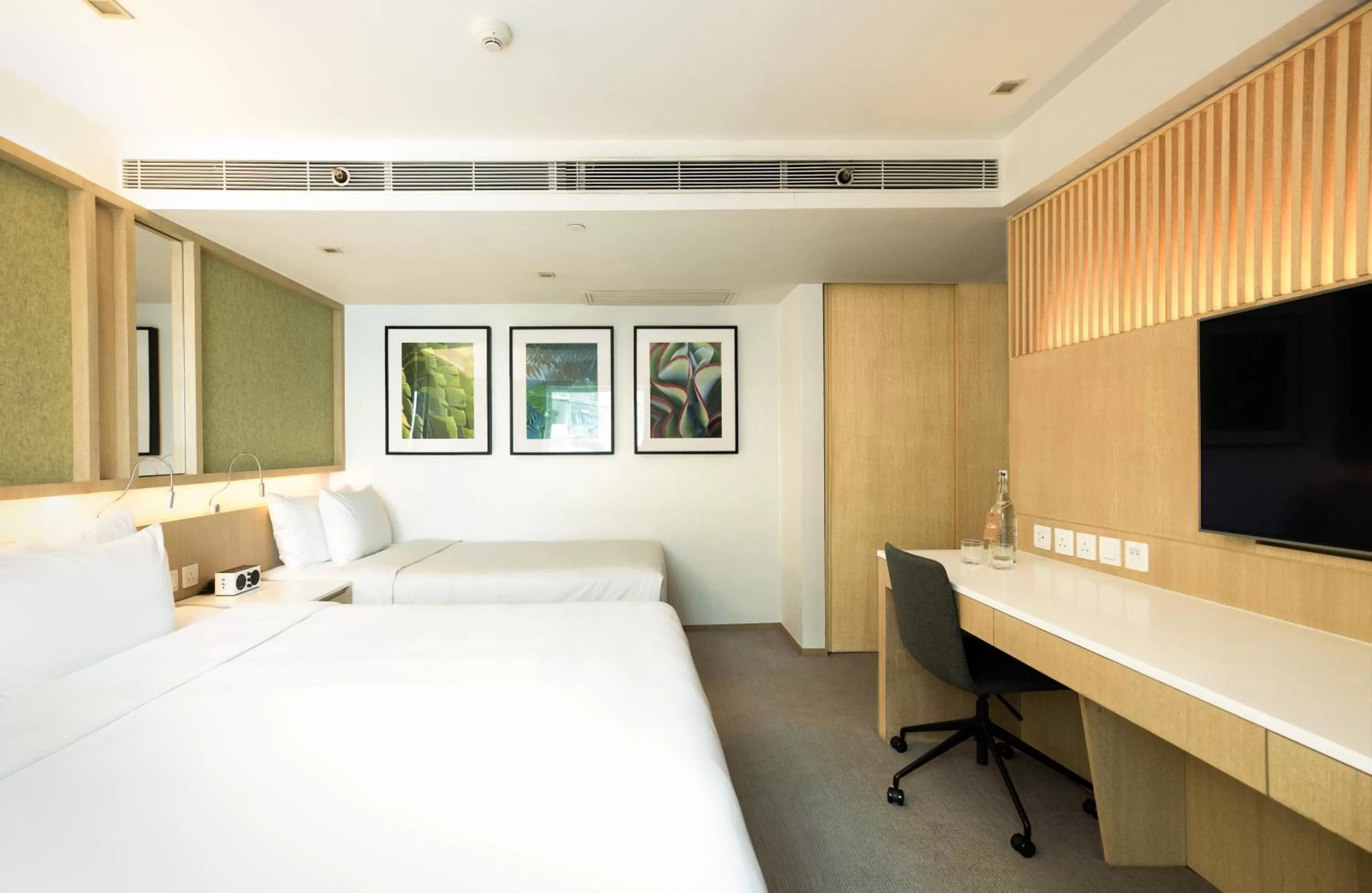 Bedroom, Bed in Eaton HK