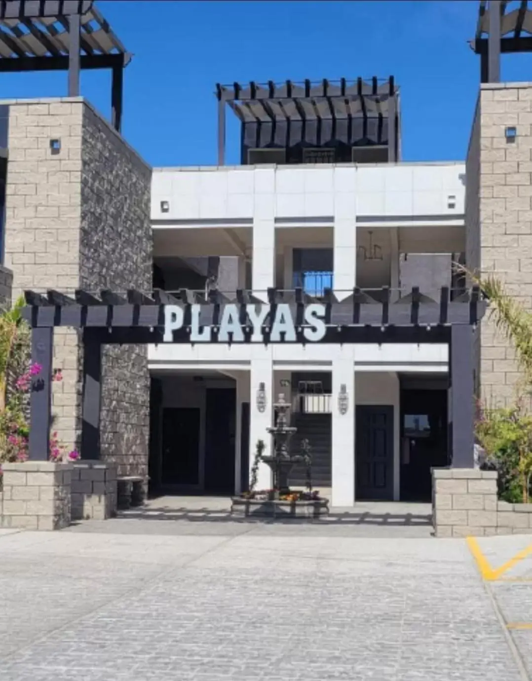 Property Building in Playas Hotel Suites