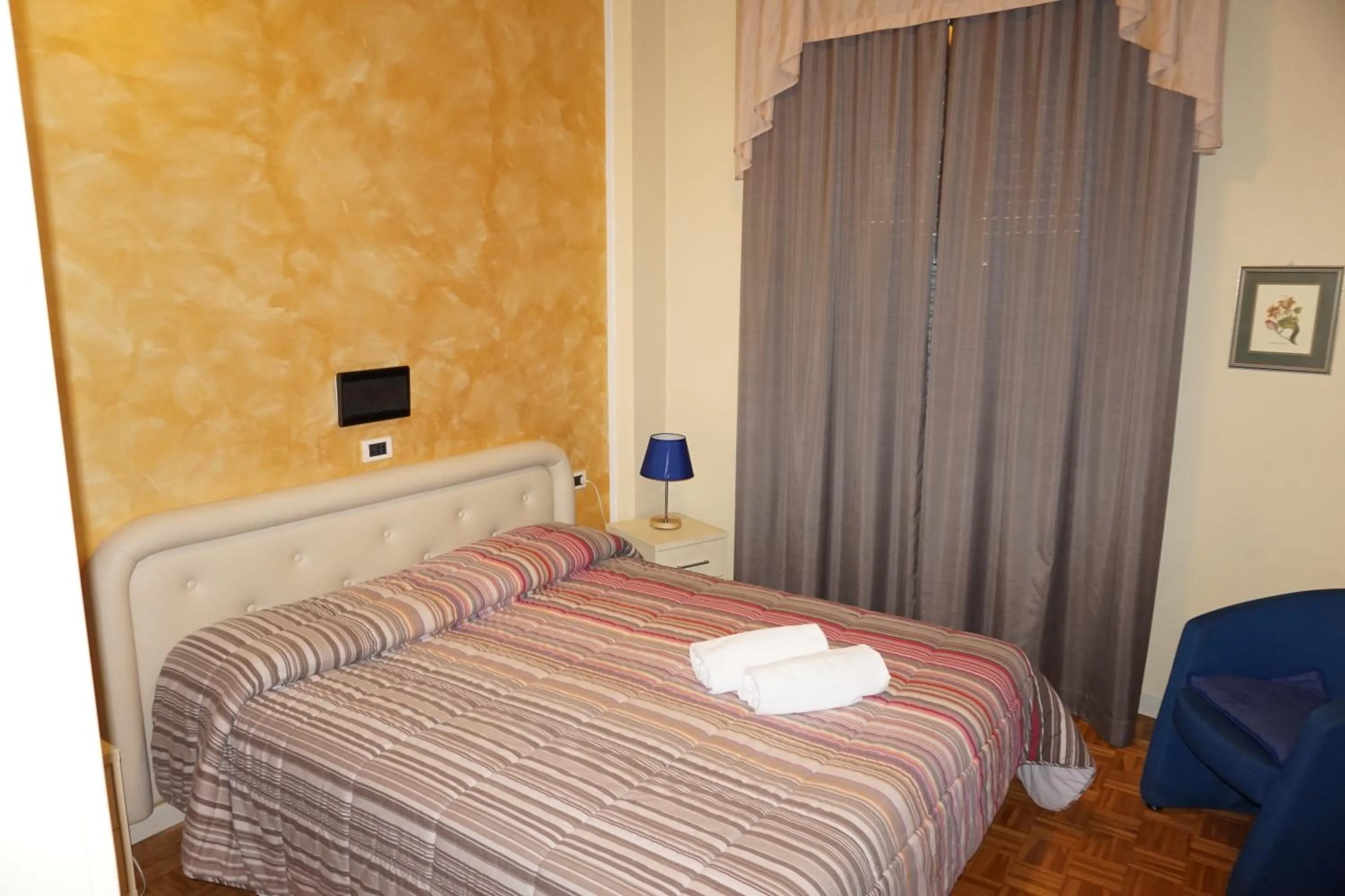 Basic Triple Room in Hotel Astoria