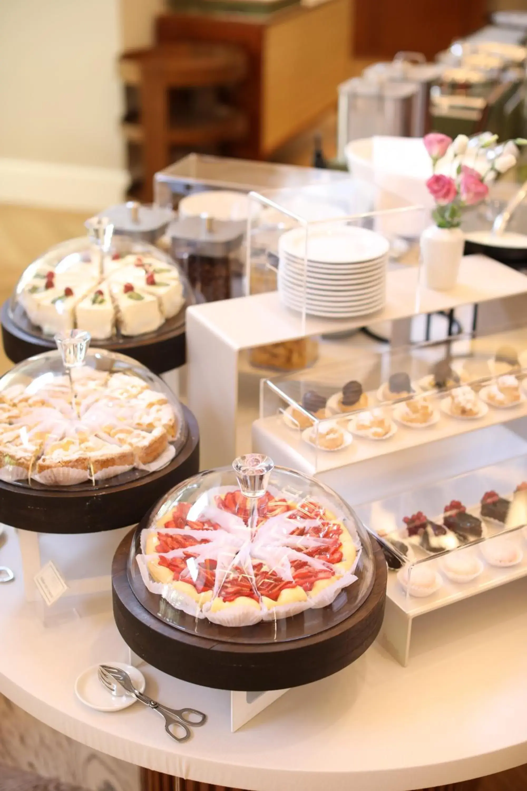 Breakfast in Grand Hotel Yerevan - Small Luxury Hotels of the World Breakfast in Grand Hotel Yerevan - Small Luxury Hotels of the World