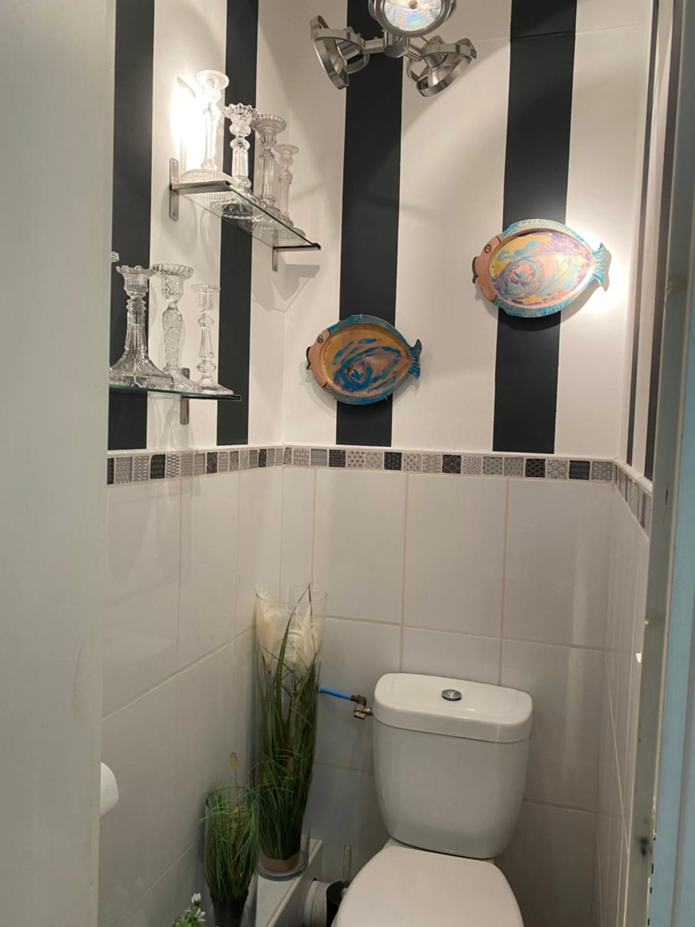 Toilet, Bathroom in Le Patio Père Pigne Guestroom