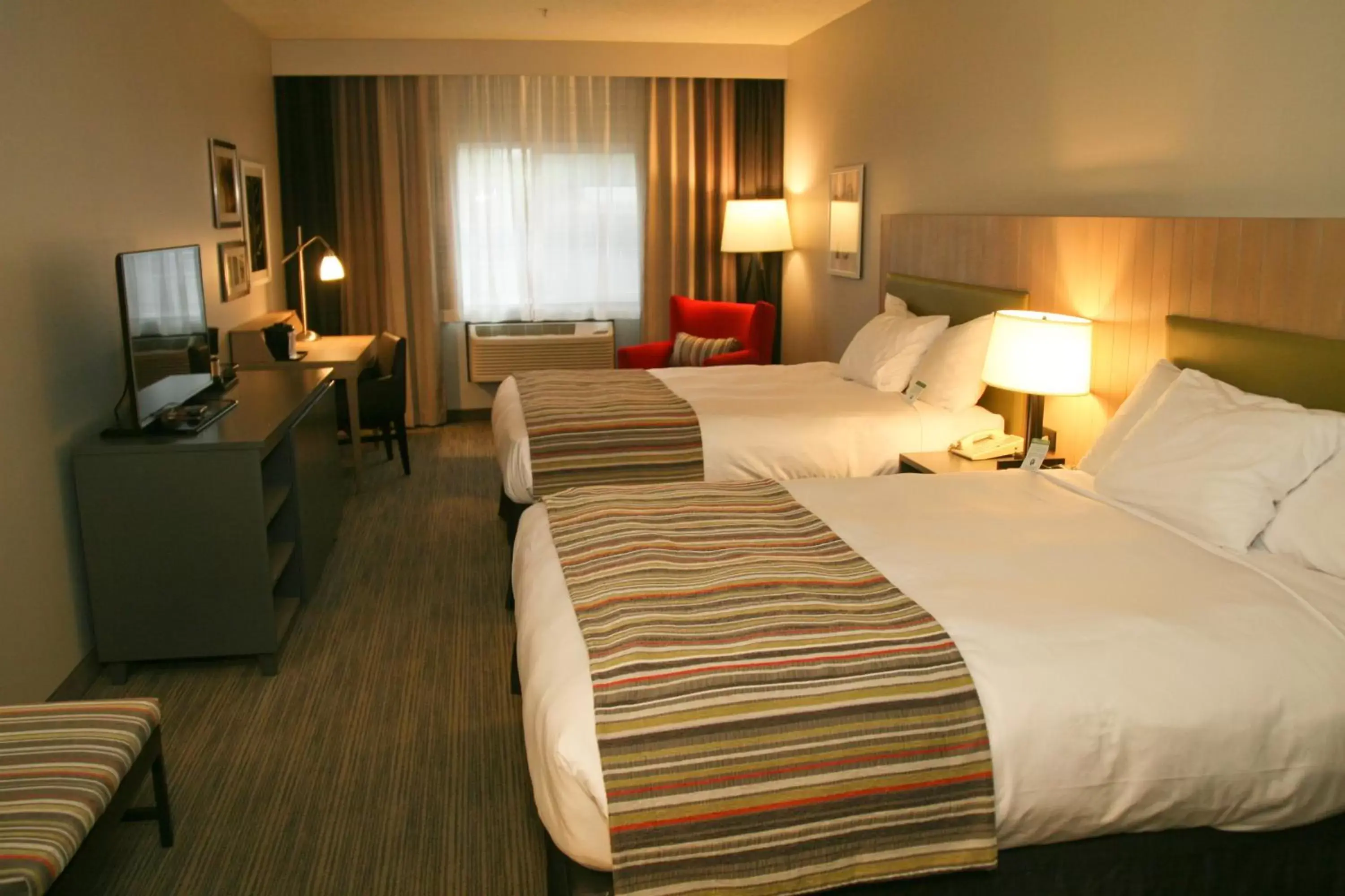 Bedroom, Bed in Country Inn & Suites by Radisson, Prineville, OR