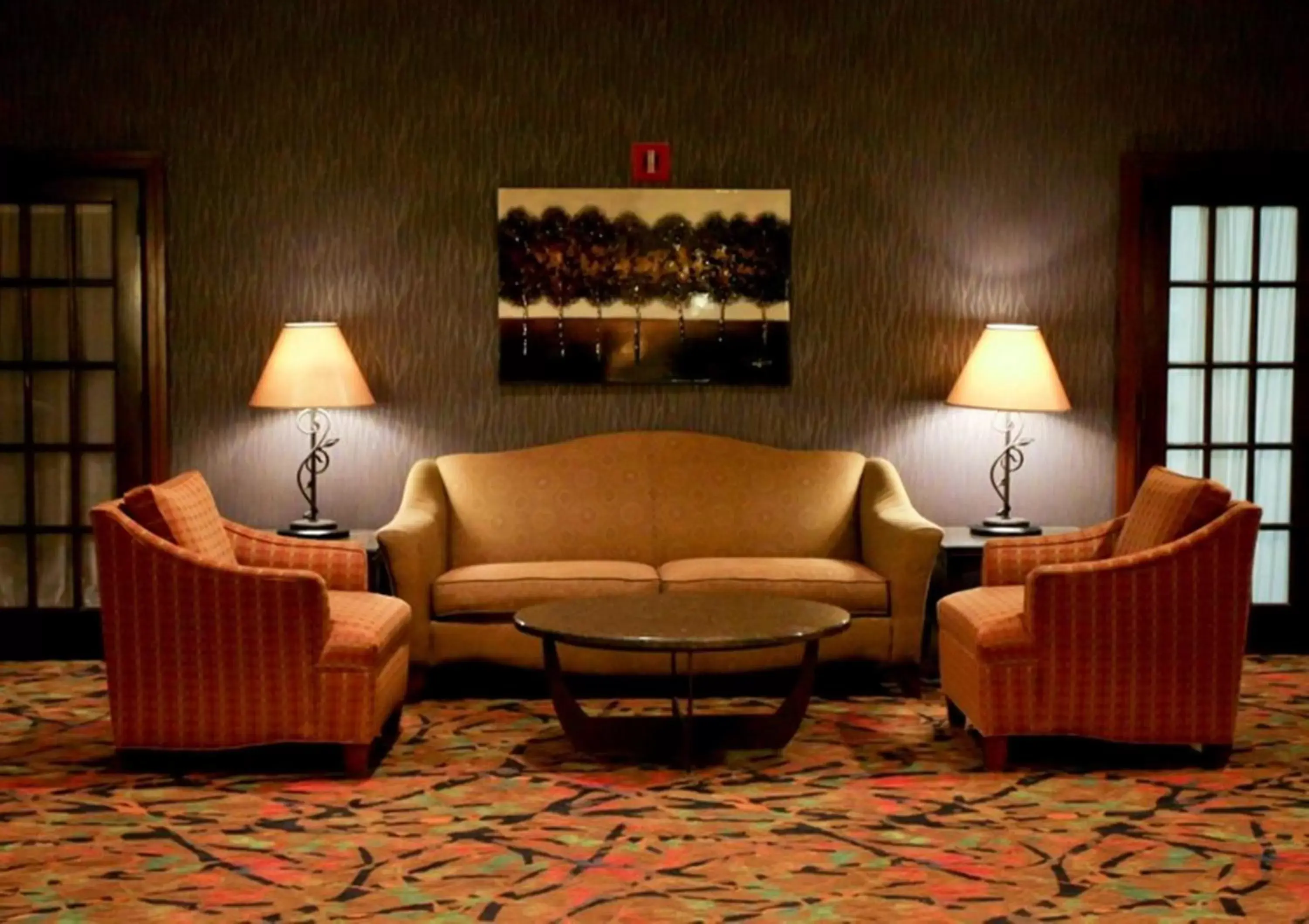 Property building, Seating Area in Holiday Inn Dubuque/Galena, an IHG Hotel