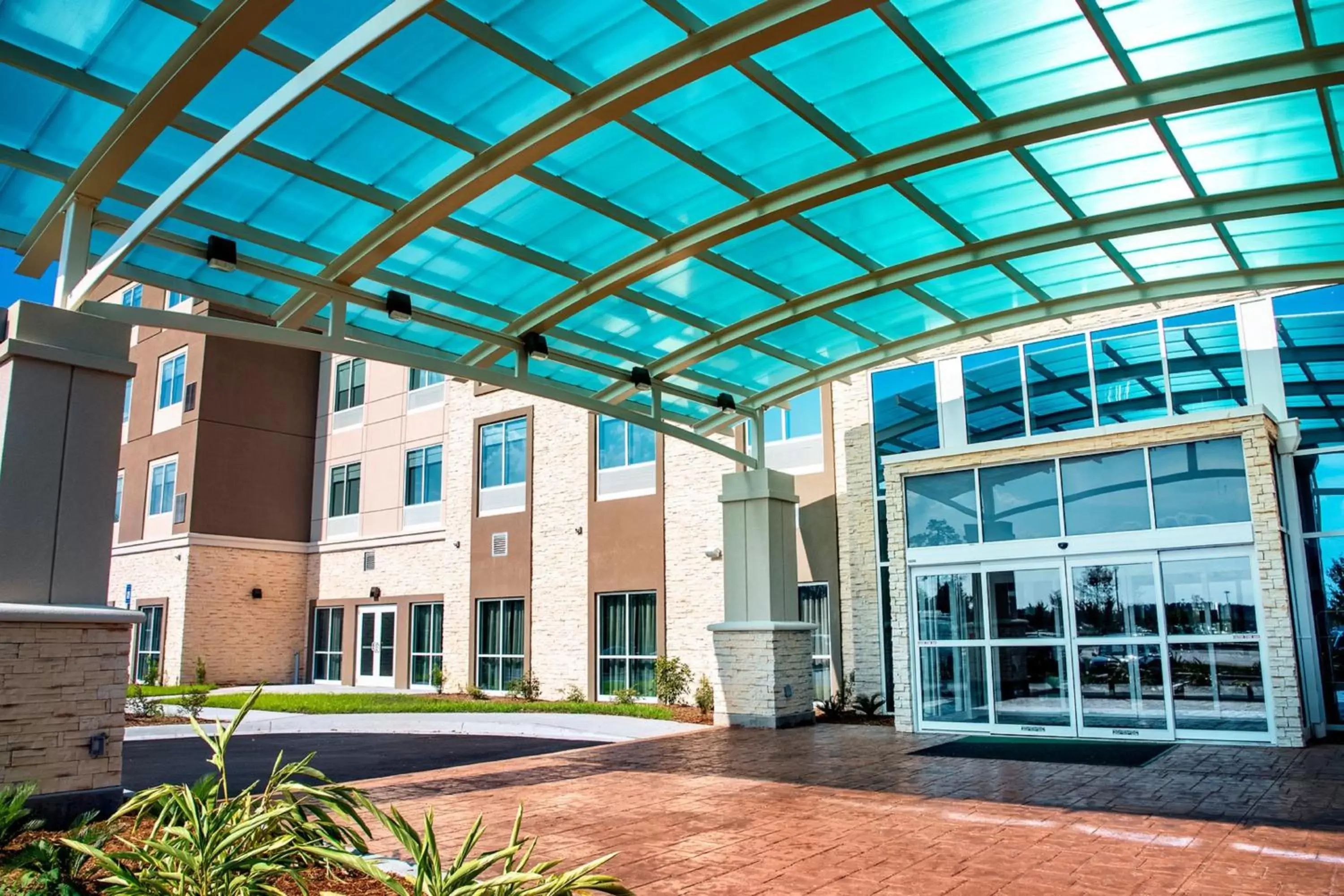 Property building in Holiday Inn & Suites - Savannah Airport - Pooler by IHG Property building in Holiday Inn & Suites - Savannah Airport - Pooler by IHG