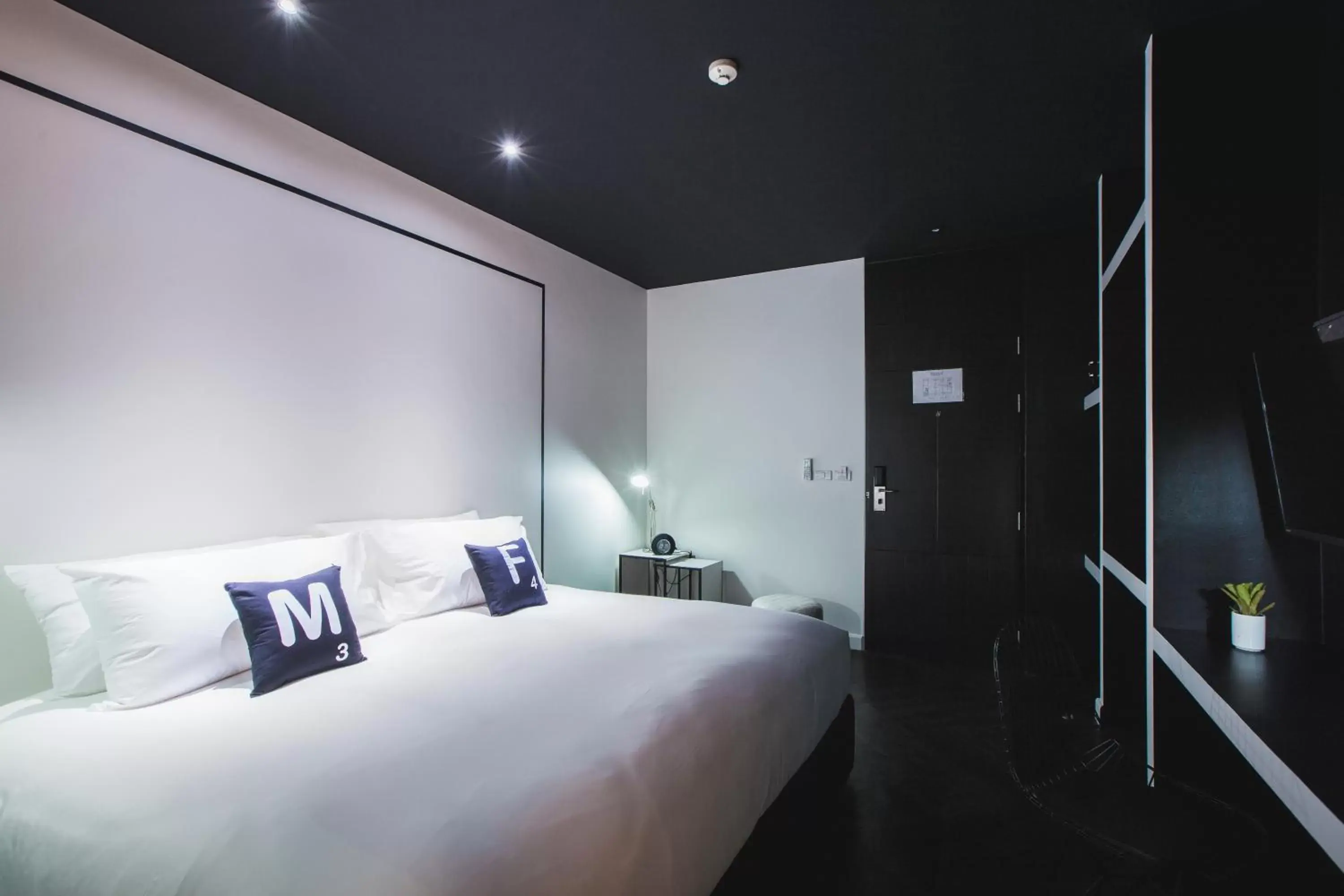 Bed in Blu Monkey Hub and Hotel Phuket - SHA Extra Plus