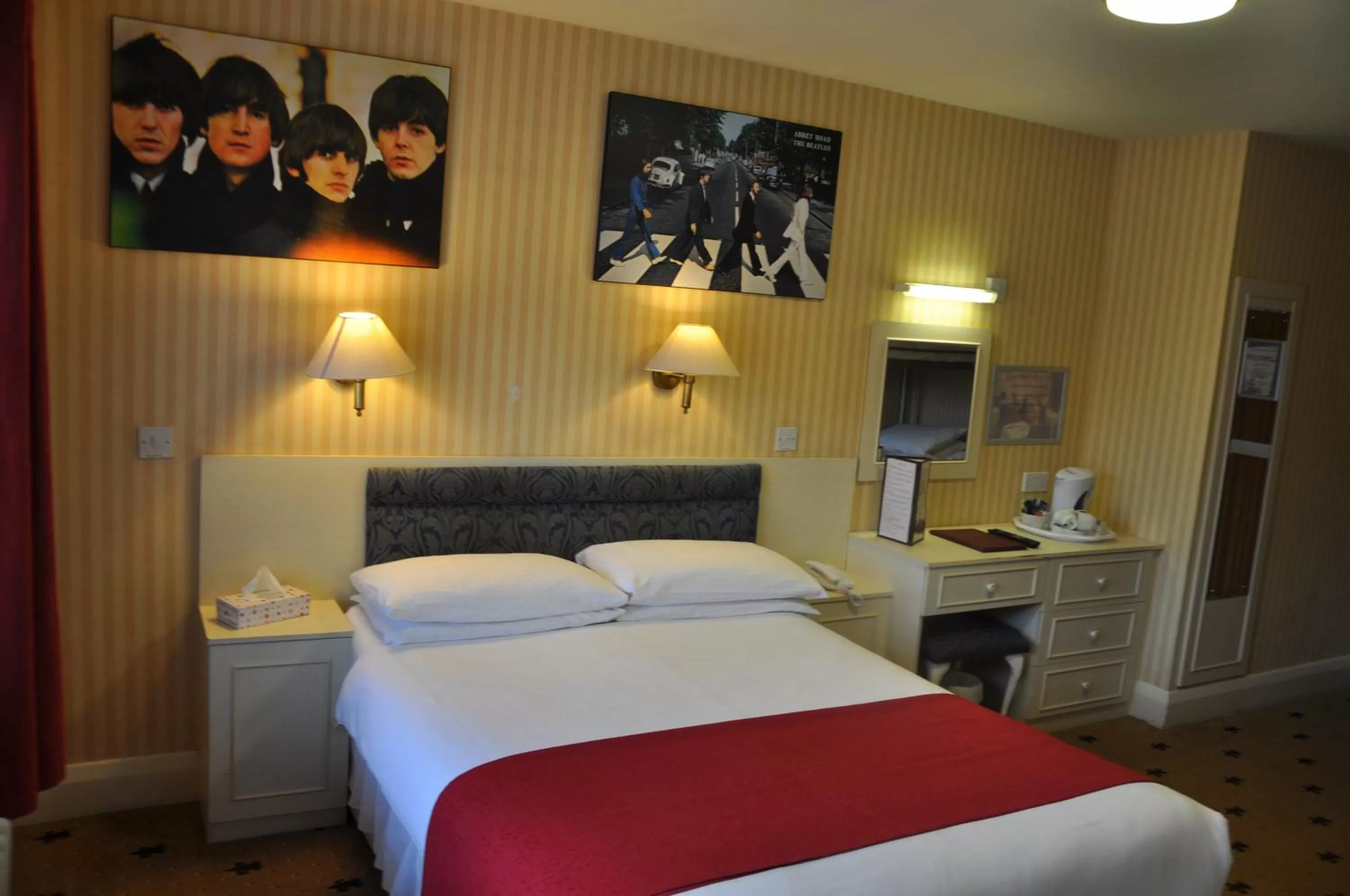 Bed in Hotel Celebrity Bournemouth East Cliff by Villare hotels