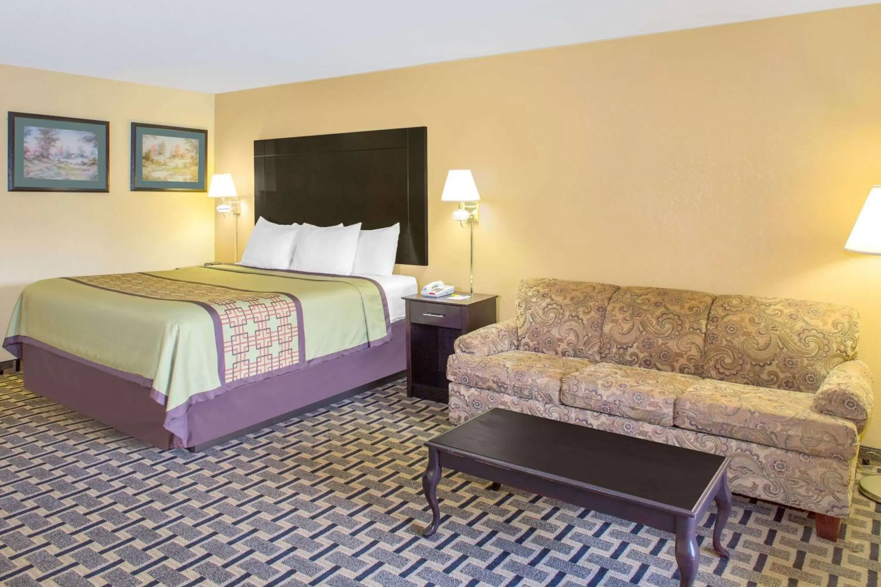Photo of the whole room, Bed in Days Inn by Wyndham Andalusia