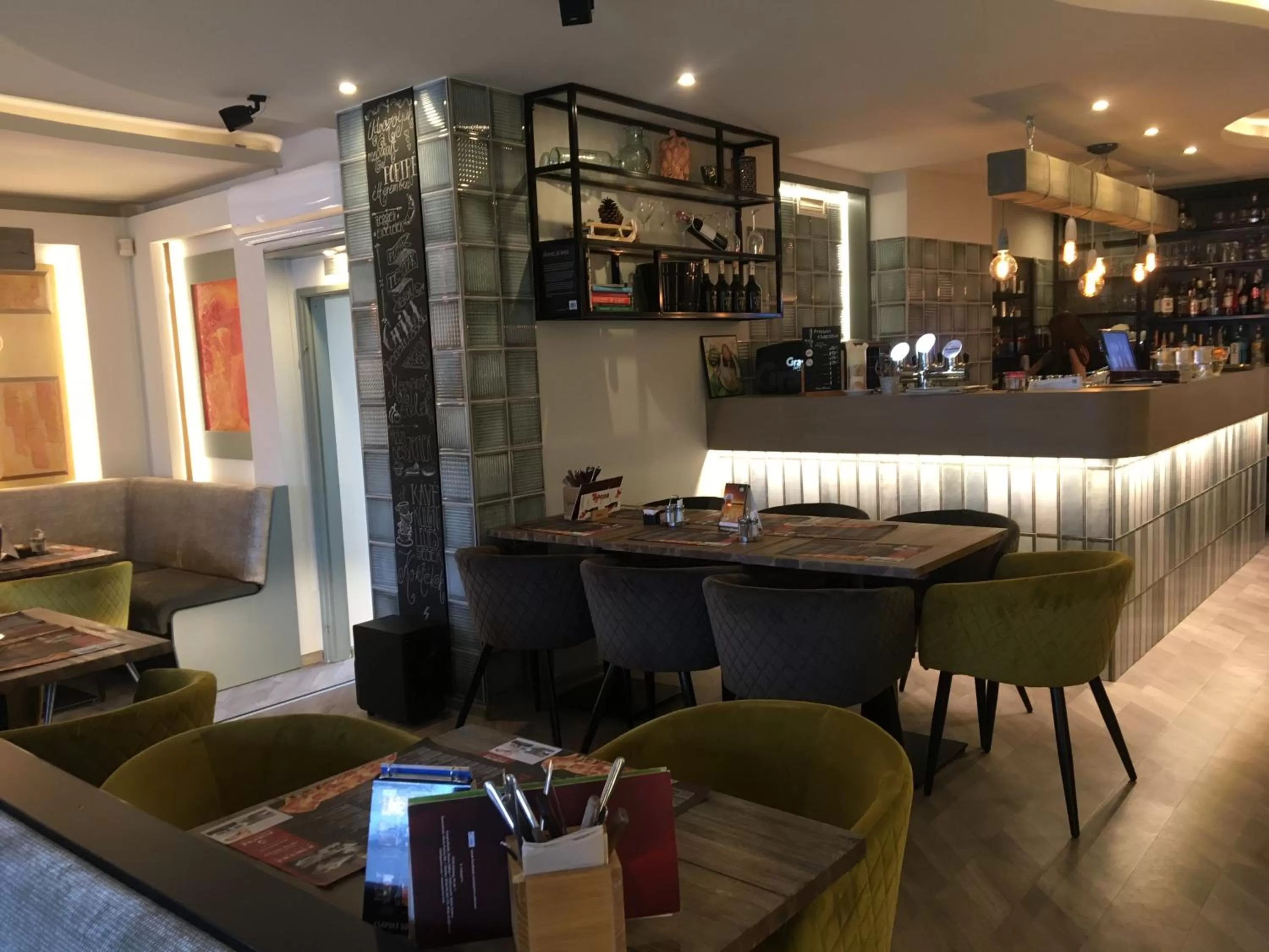 Restaurant/places to eat in Portré Panzió