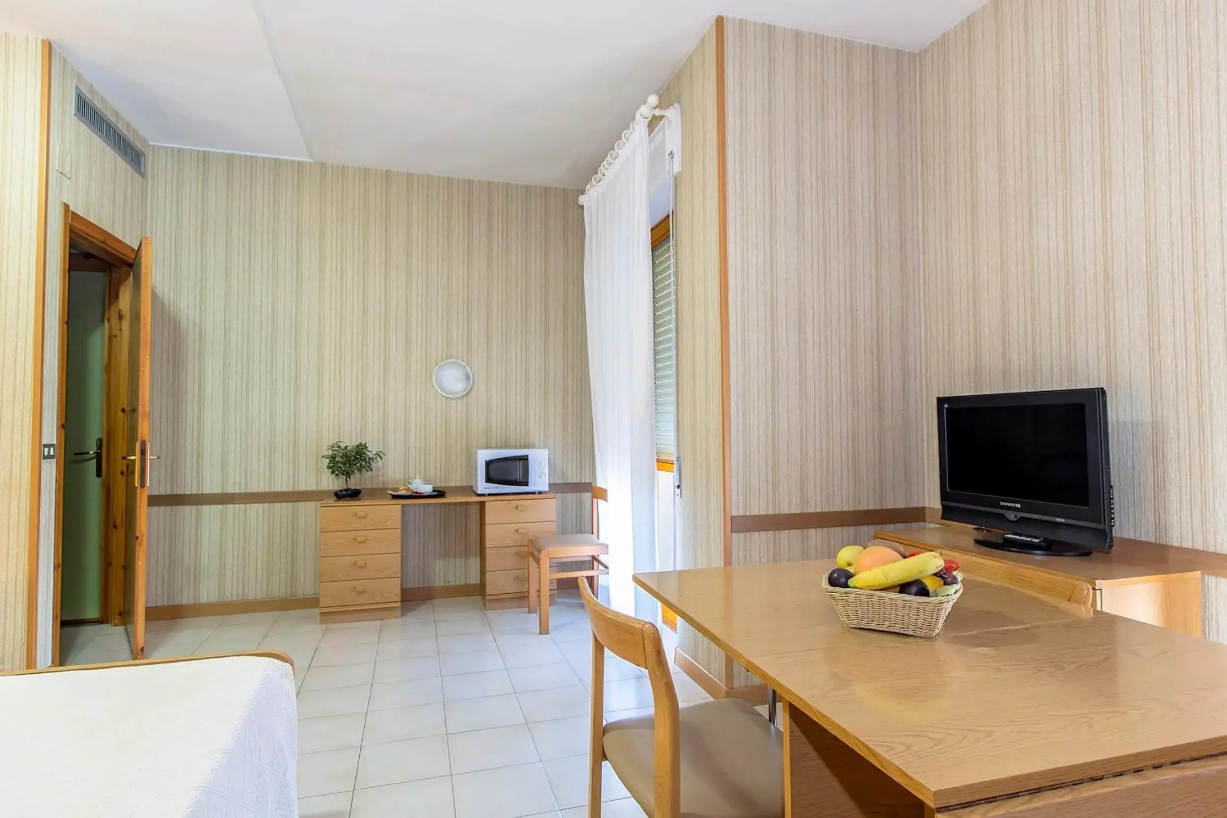 Kitchen or kitchenette, Seating Area in Hotel Residence Ulivi E Palme