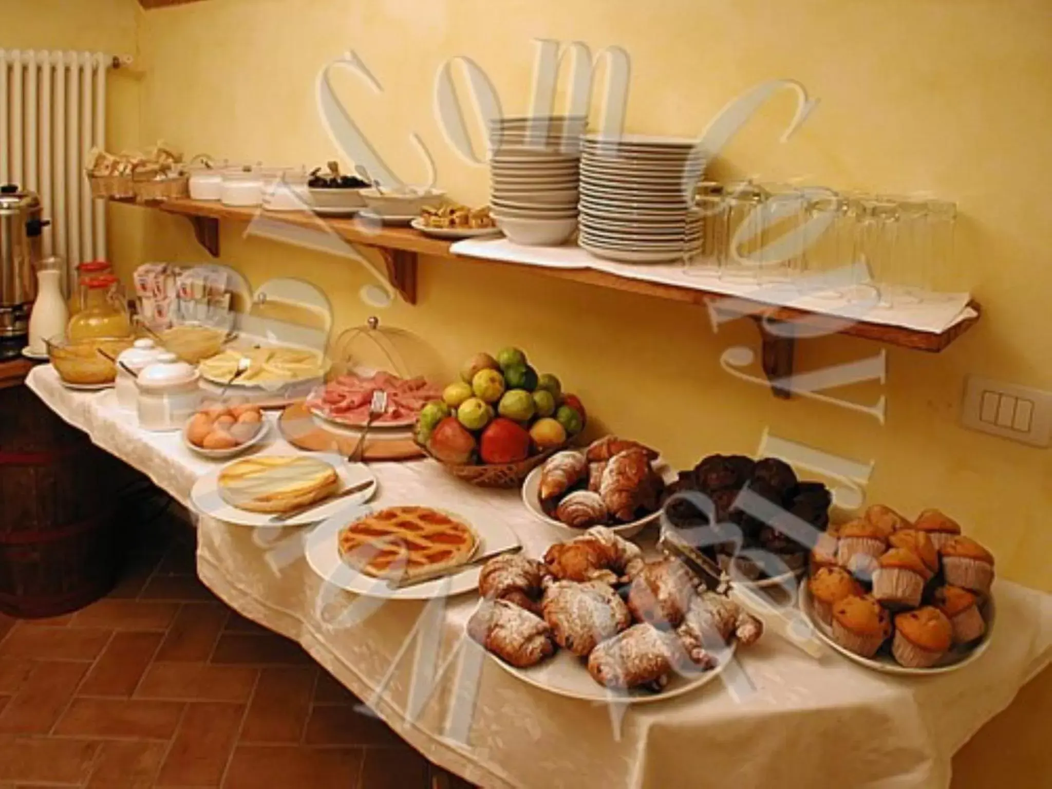 Lounge or bar, Food in Villa Piccola Siena