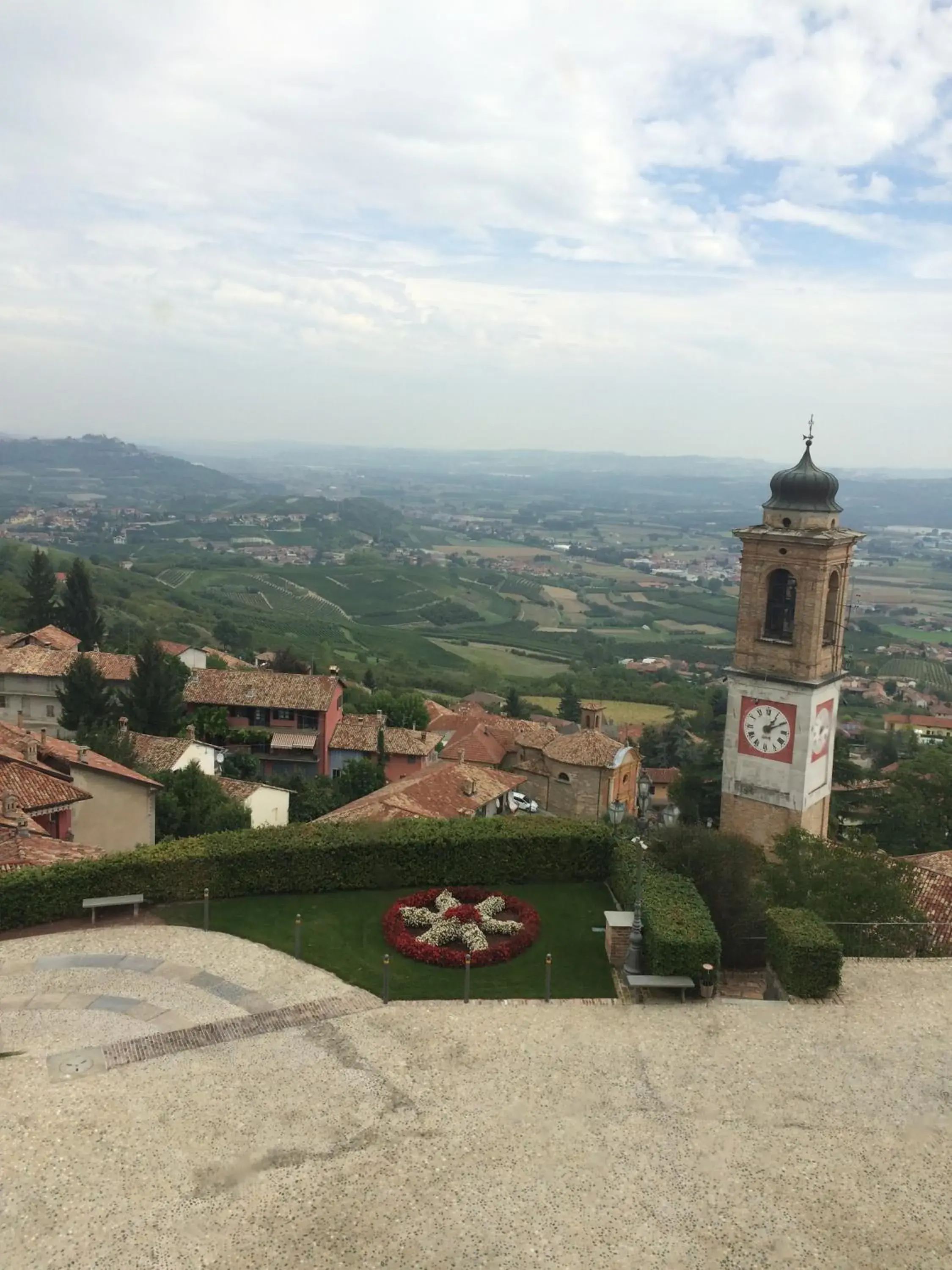 View (from property/room), Nearby Landmark in Castello di Guarene