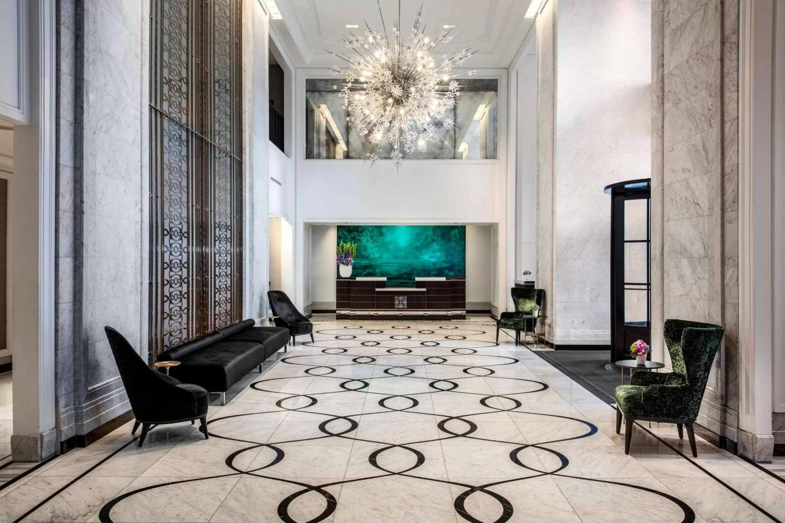 Lobby or reception, TV/Entertainment Center in Waldorf Astoria Chicago