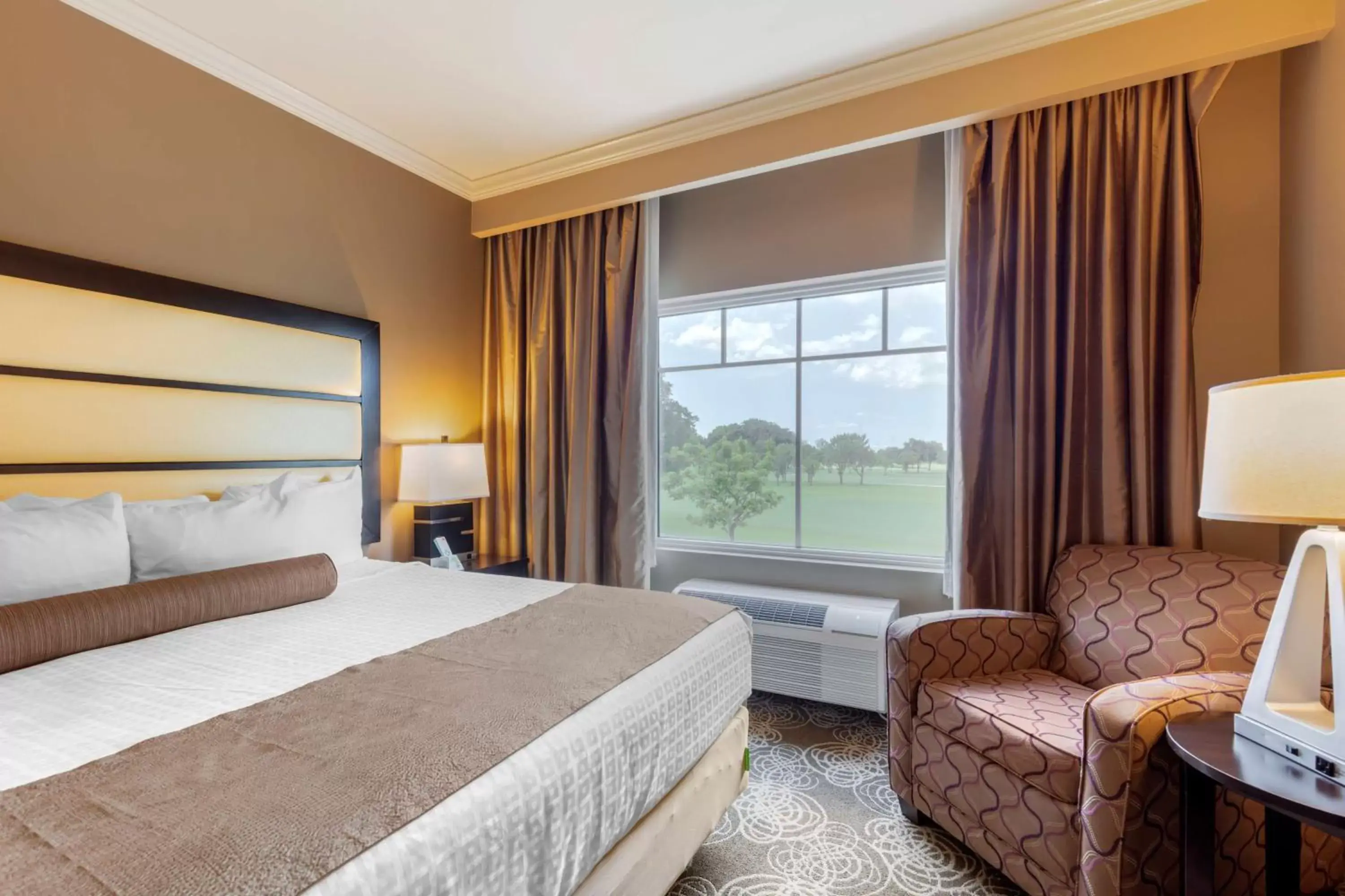 Bedroom, Bed in Best Western Plus Miami Airport North Hotel & Suites Bedroom, Bed in Best Western Plus Miami Airport North Hotel & Suites