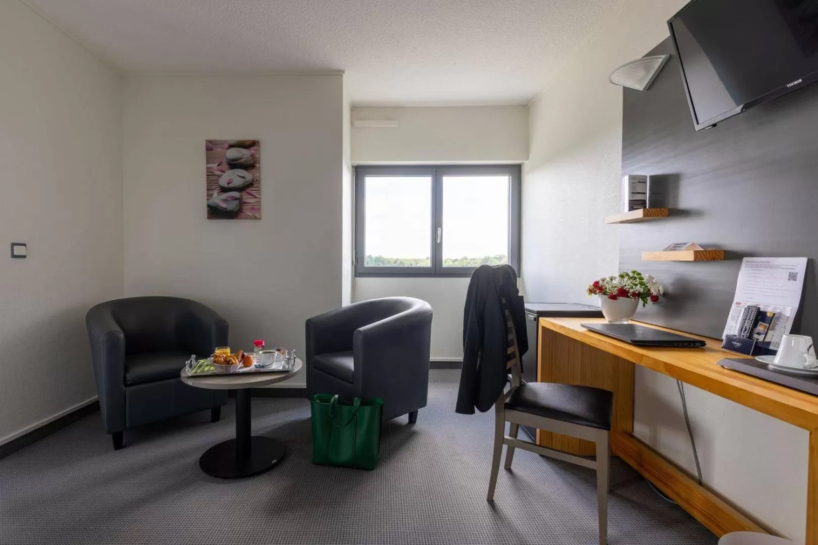 Seating area in Abor Hôtel, Mont de Marsan