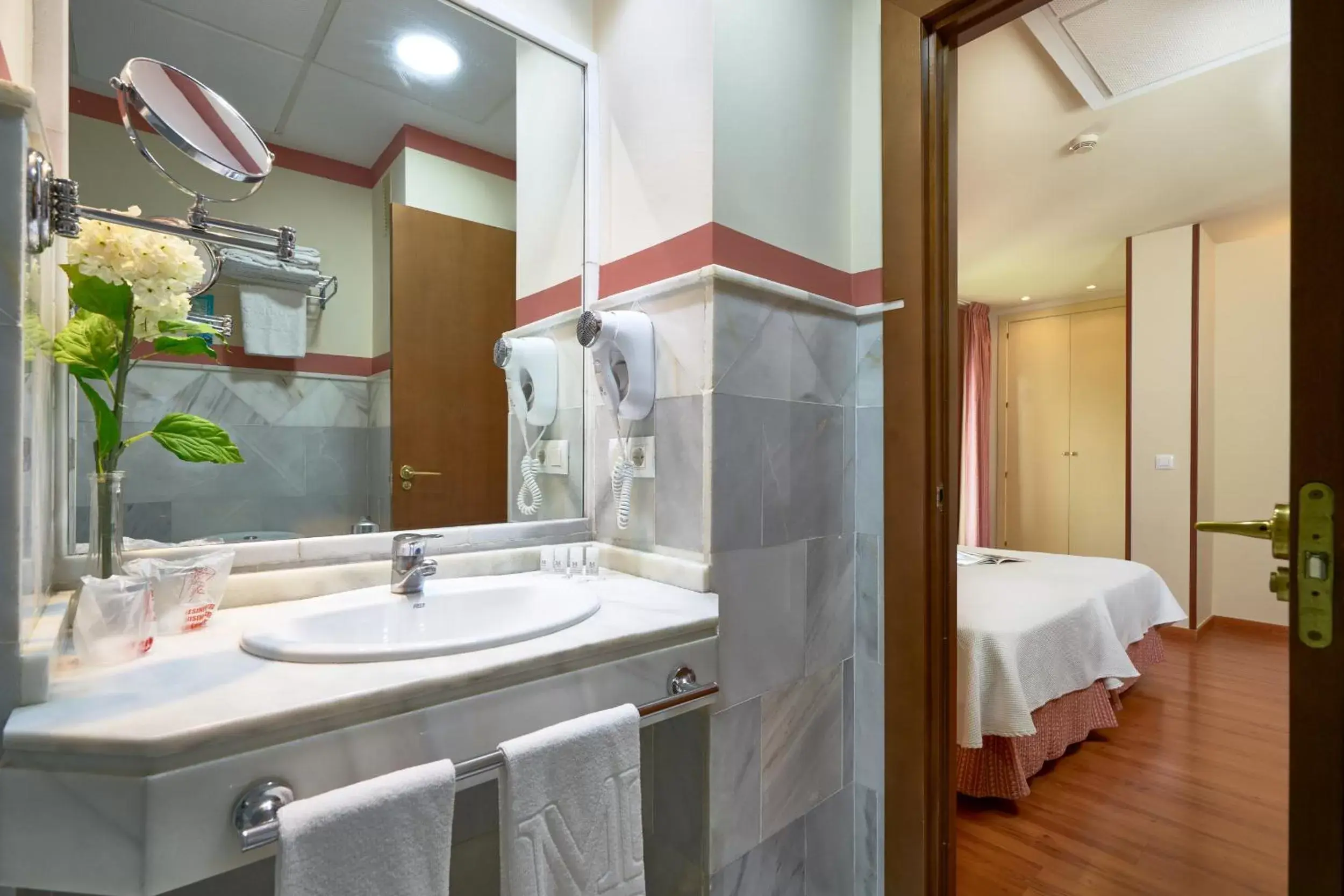 Bathroom in Hotel Murillo